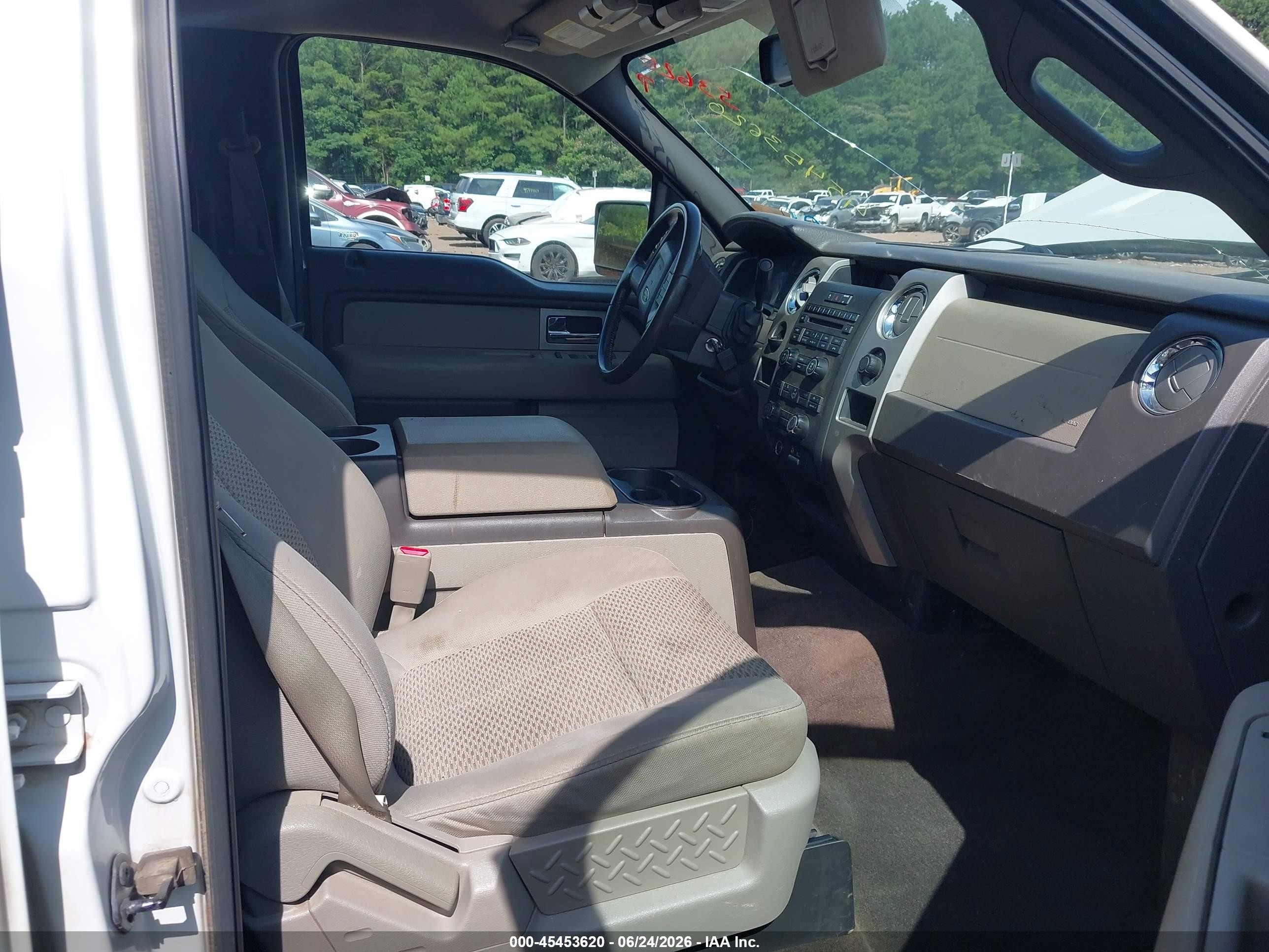 2010 Ford F-150 Xlt White vin: 1FTEW1C84AFC87918