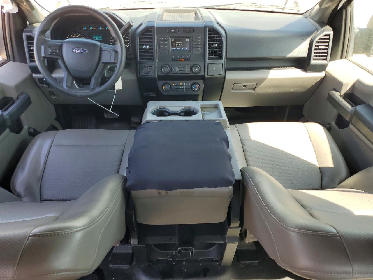 2016 Ford F150 Supercrew Серебряный vin: 1FTEW1C85GKE46266