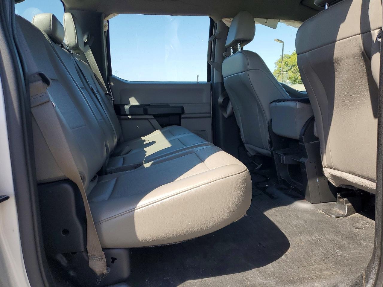 2016 Ford F150 Supercrew Серебряный vin: 1FTEW1C85GKE46266