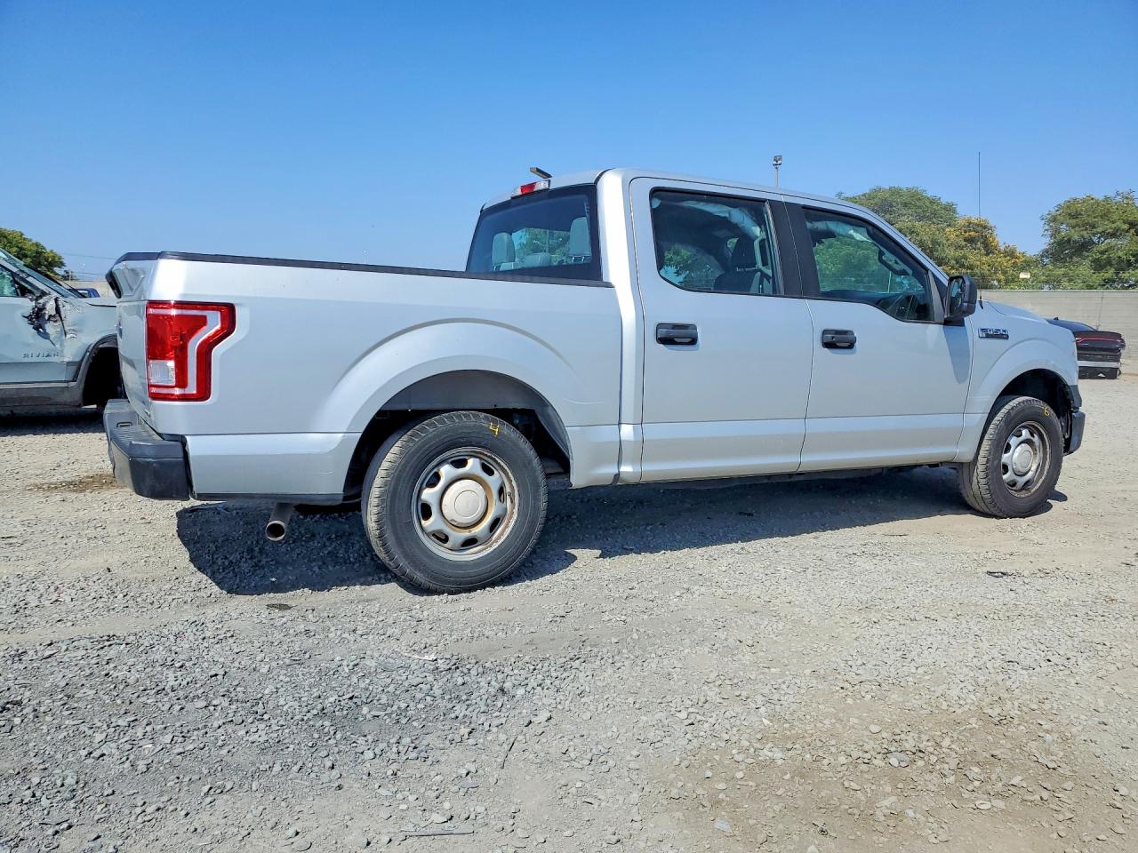 2016 Ford F150 Supercrew Серебряный vin: 1FTEW1C85GKE46266
