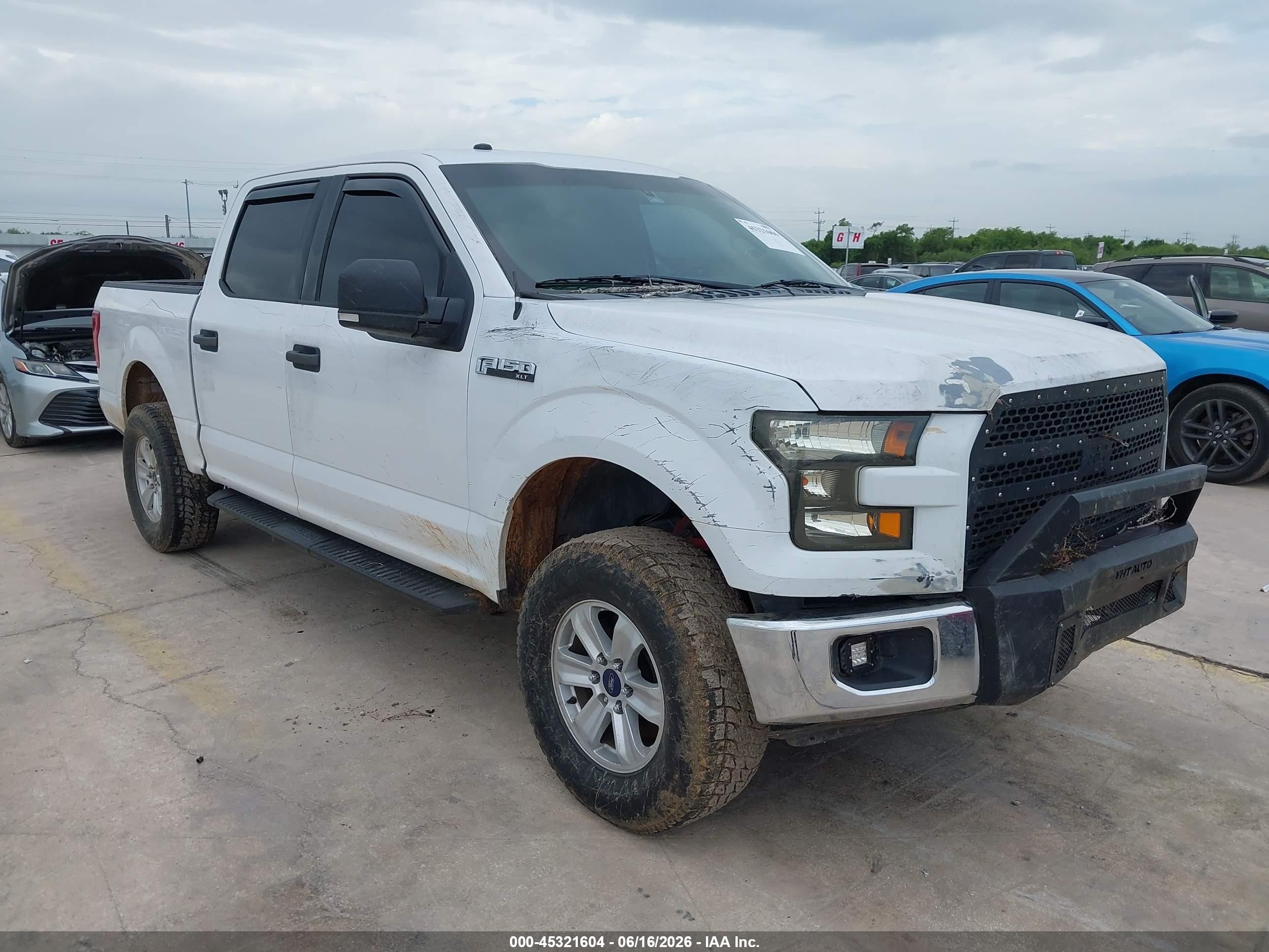 2017 Ford F-150 Xlt White vin: 1FTEW1C89HKD31557
