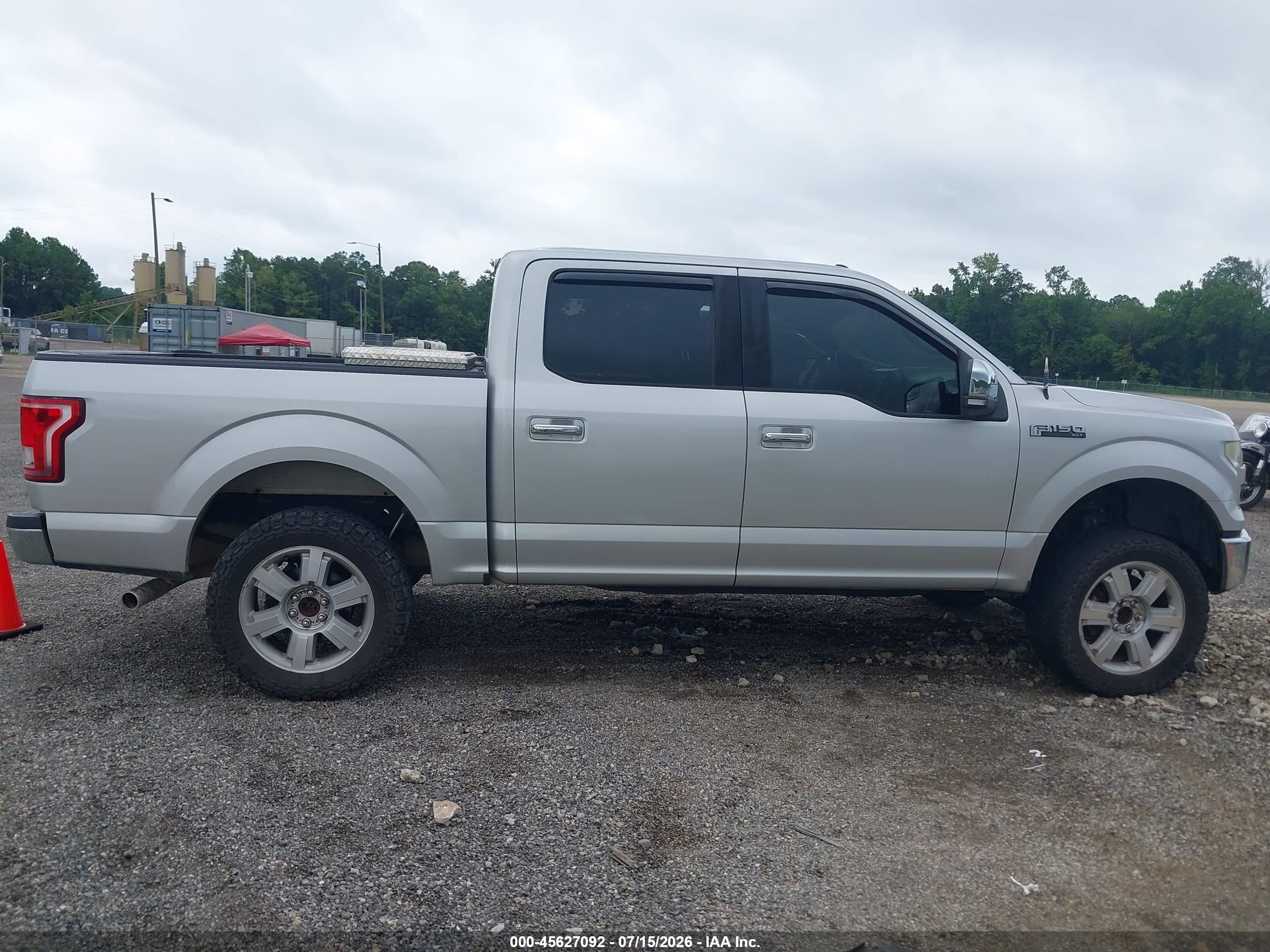 2015 Ford F-150 Xlt Silver vin: 1FTEW1C8XFFD02719