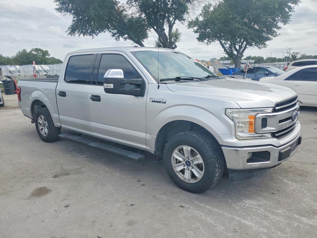 2018 Ford F150 Supercrew Silver vin: 1FTEW1CB0JFC47489