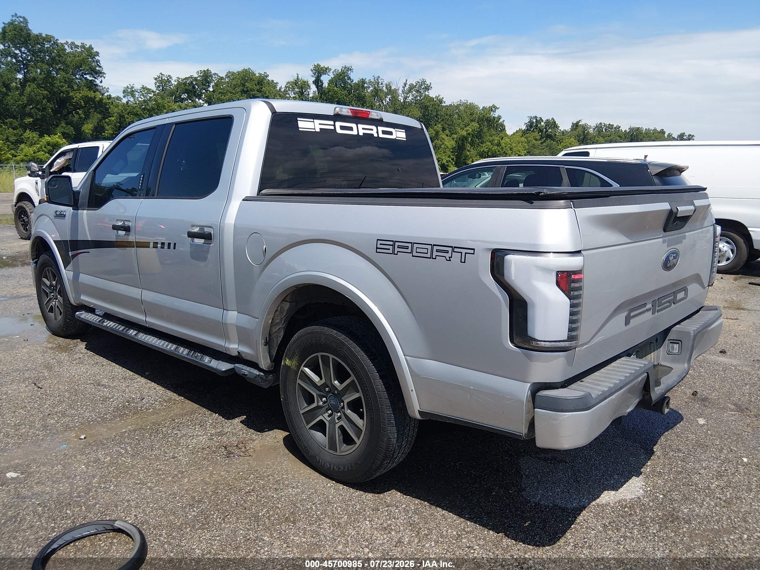 2015 Ford F-150 Xlt Silver vin: 1FTEW1CF4FKE07617
