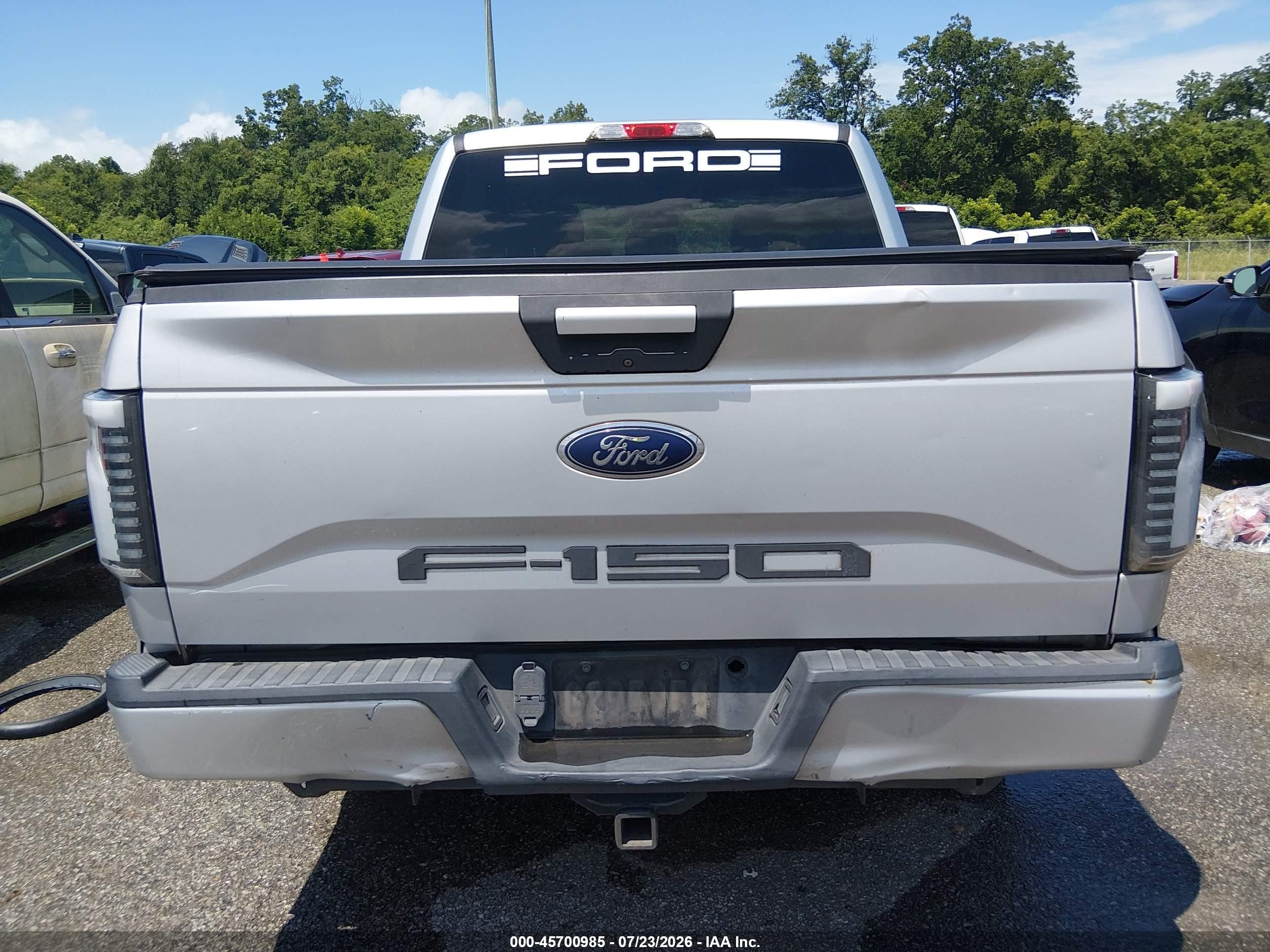 2015 Ford F-150 Xlt Silver vin: 1FTEW1CF4FKE07617
