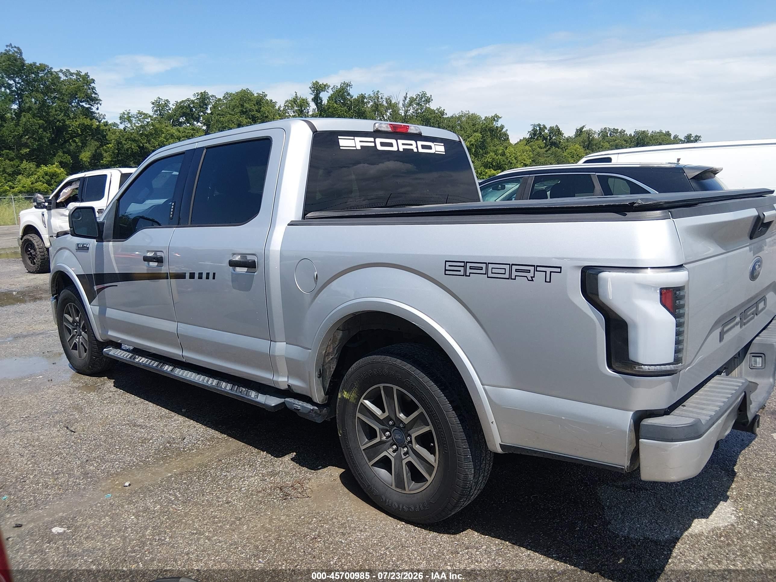 2015 Ford F-150 Xlt Silver vin: 1FTEW1CF4FKE07617