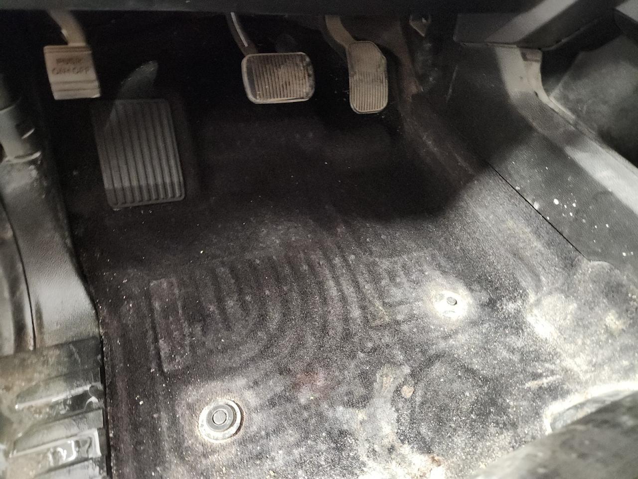 2015 Ford F150 Supercrew White vin: 1FTEW1CF5FFC98500 Damage: Left Front Carpet, Stained, Permanent