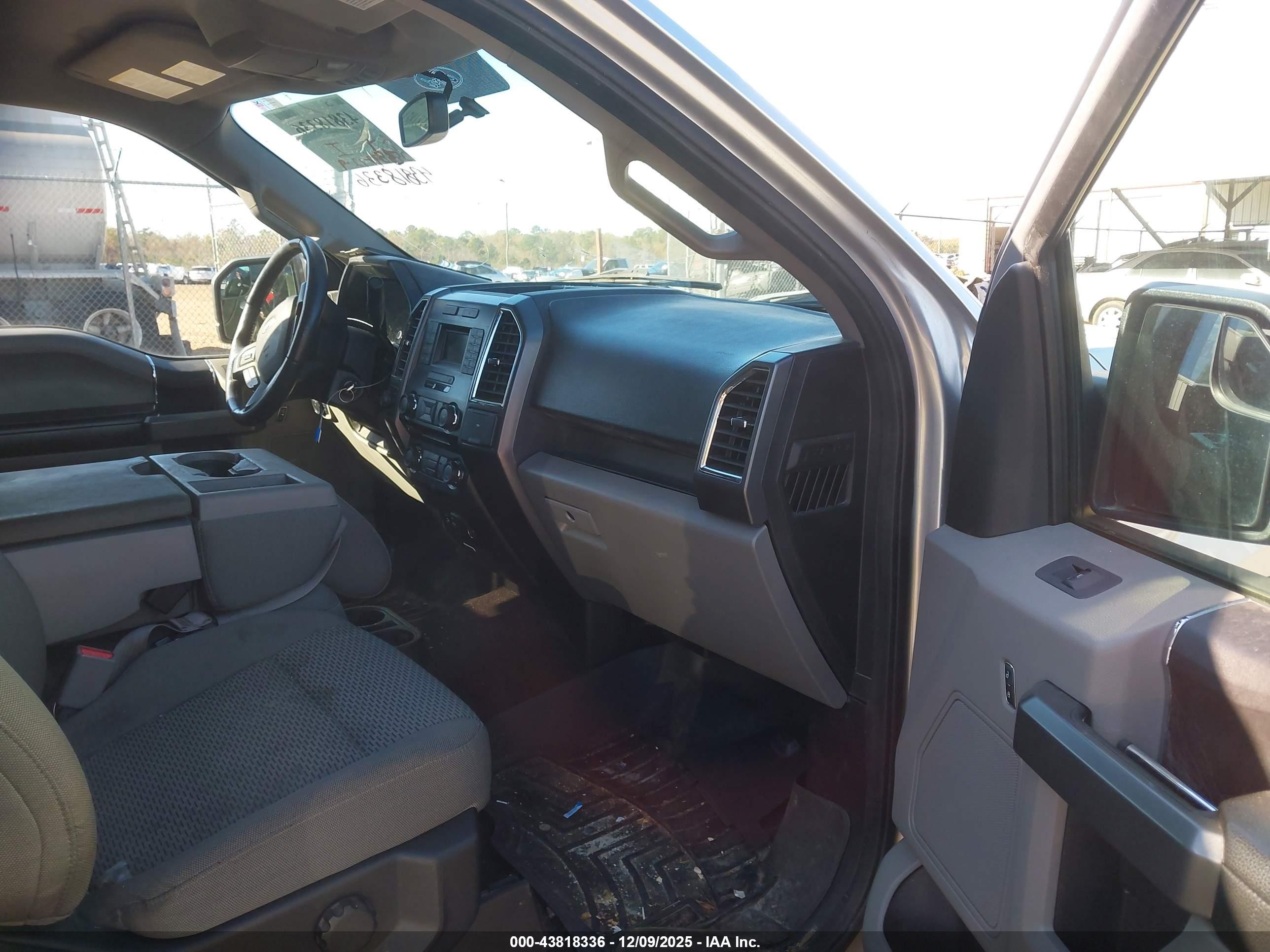 2015 Ford F-150 Xlt Silver vin: 1FTEW1CF7FFC58337