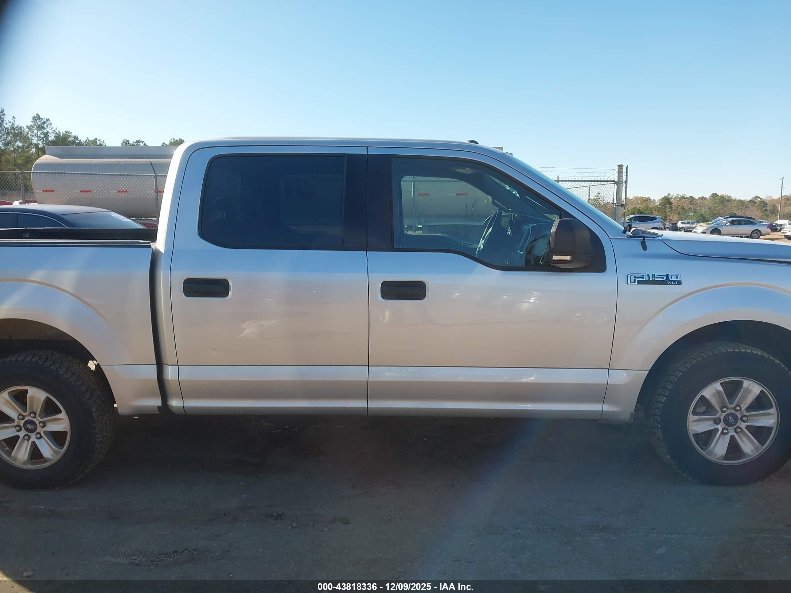 2015 Ford F-150 Xlt Silver vin: 1FTEW1CF7FFC58337