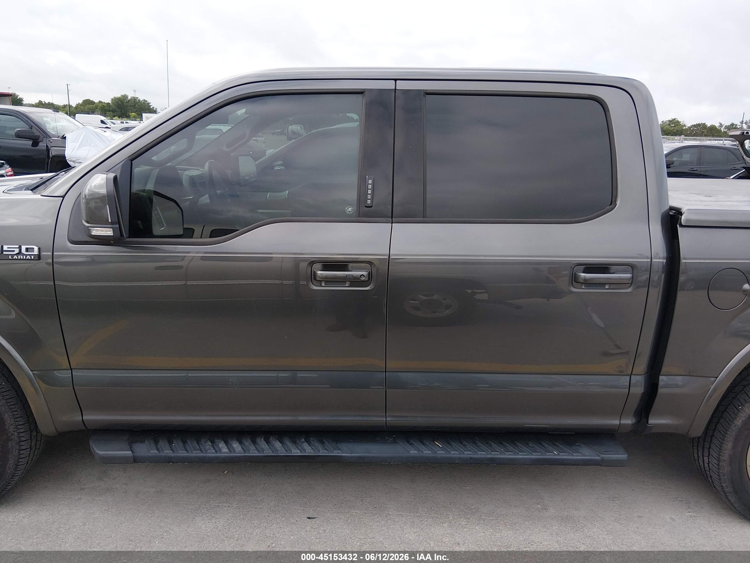 2015 Ford F-150 Lariat Gray vin: 1FTEW1CF8FFB33282