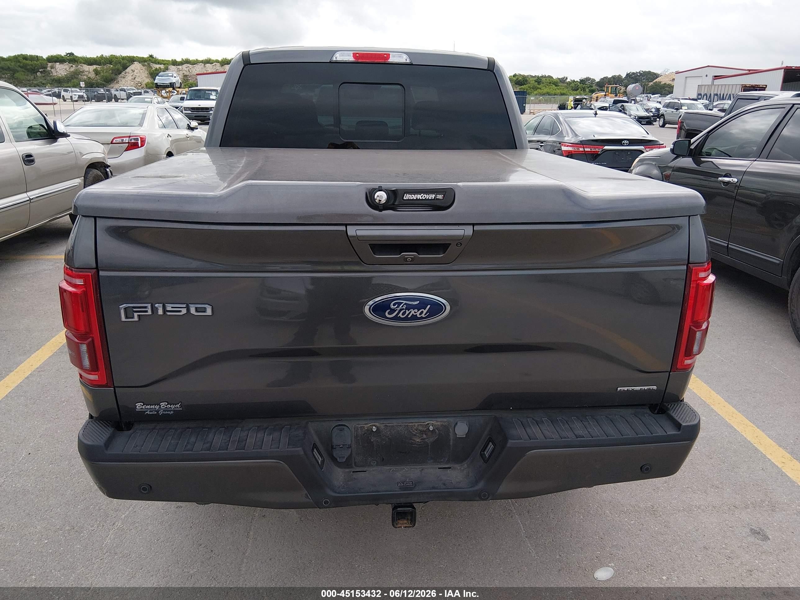2015 Ford F-150 Lariat Gray vin: 1FTEW1CF8FFB33282