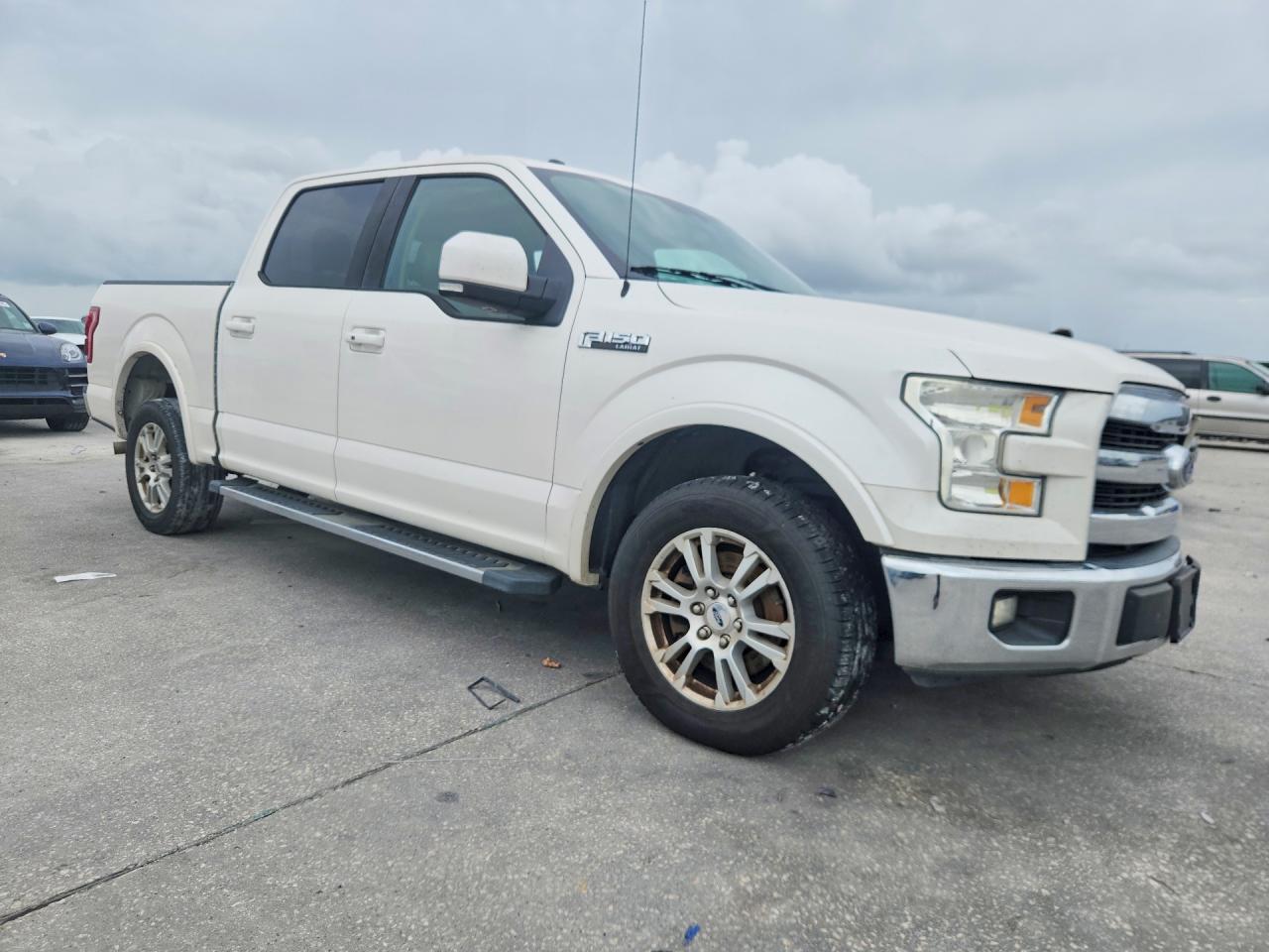 2015 Ford F-150 White vin: 1FTEW1CFXFFB45952