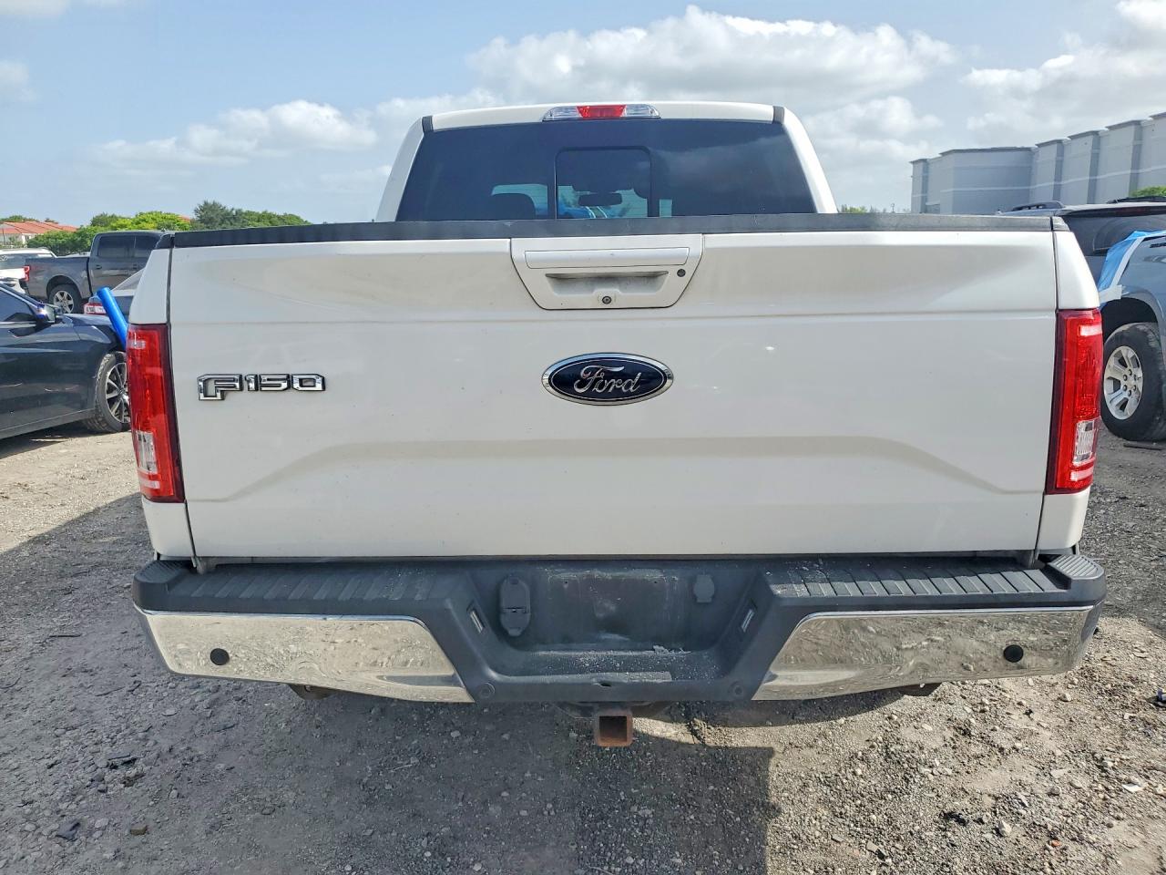 2015 Ford F150 Supercrew White vin: 1FTEW1CG1FFB05039
