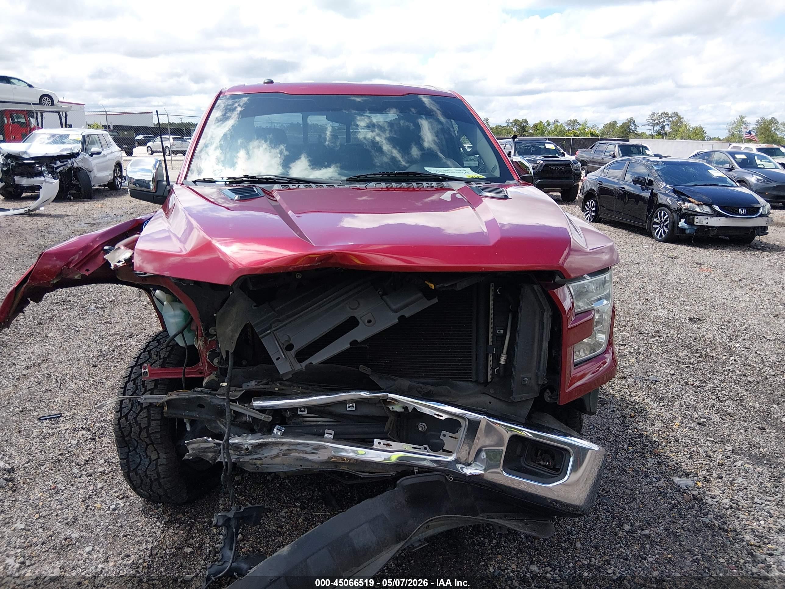 2015 Ford F-150 Xlt Red vin: 1FTEW1CG1FFB28899