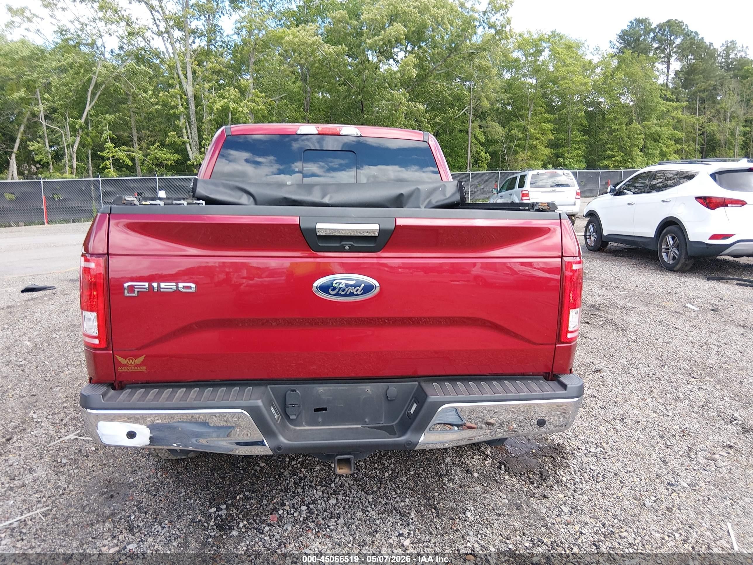 2015 Ford F-150 Xlt Red vin: 1FTEW1CG1FFB28899