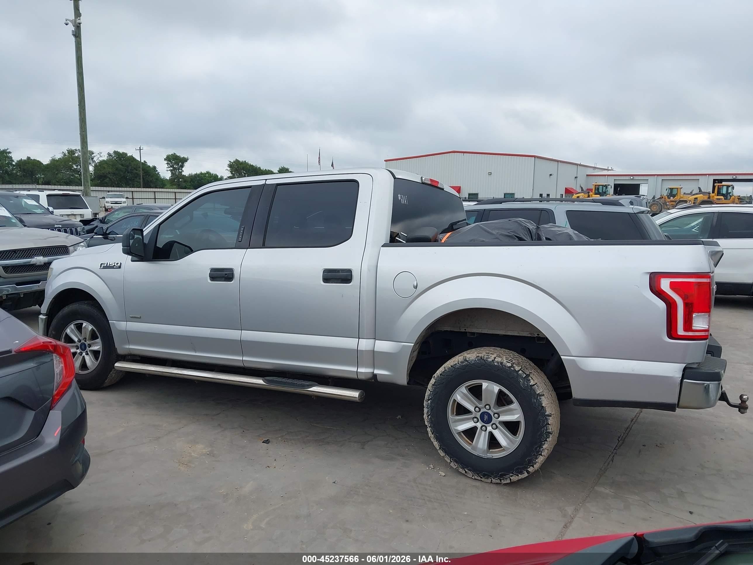 2015 Ford F-150 Xlt Silver vin: 1FTEW1CG1FKD83267