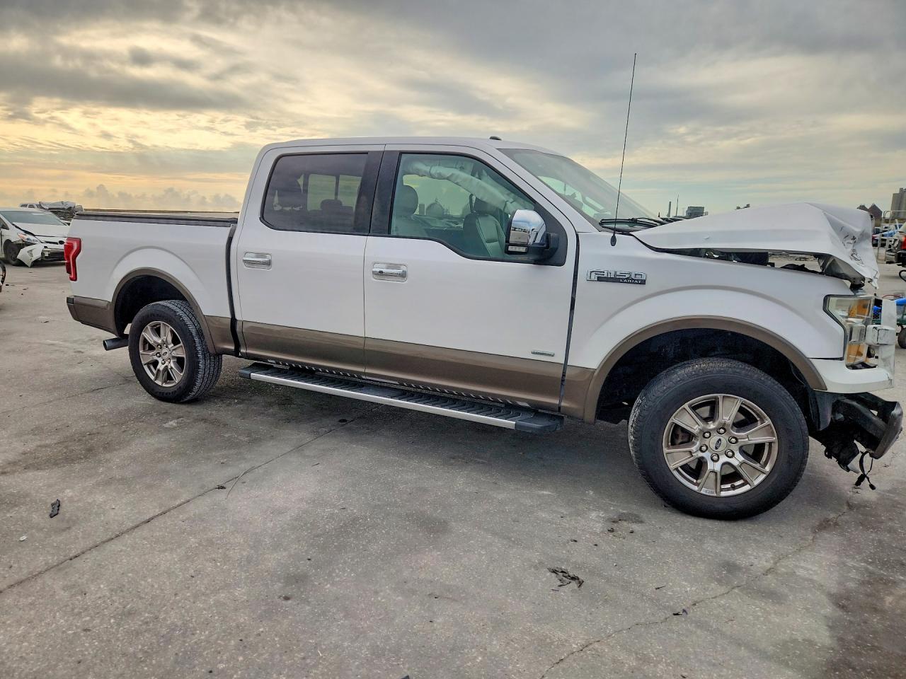 2015 Ford F150 Supercrew White vin: 1FTEW1CG1FKE12959