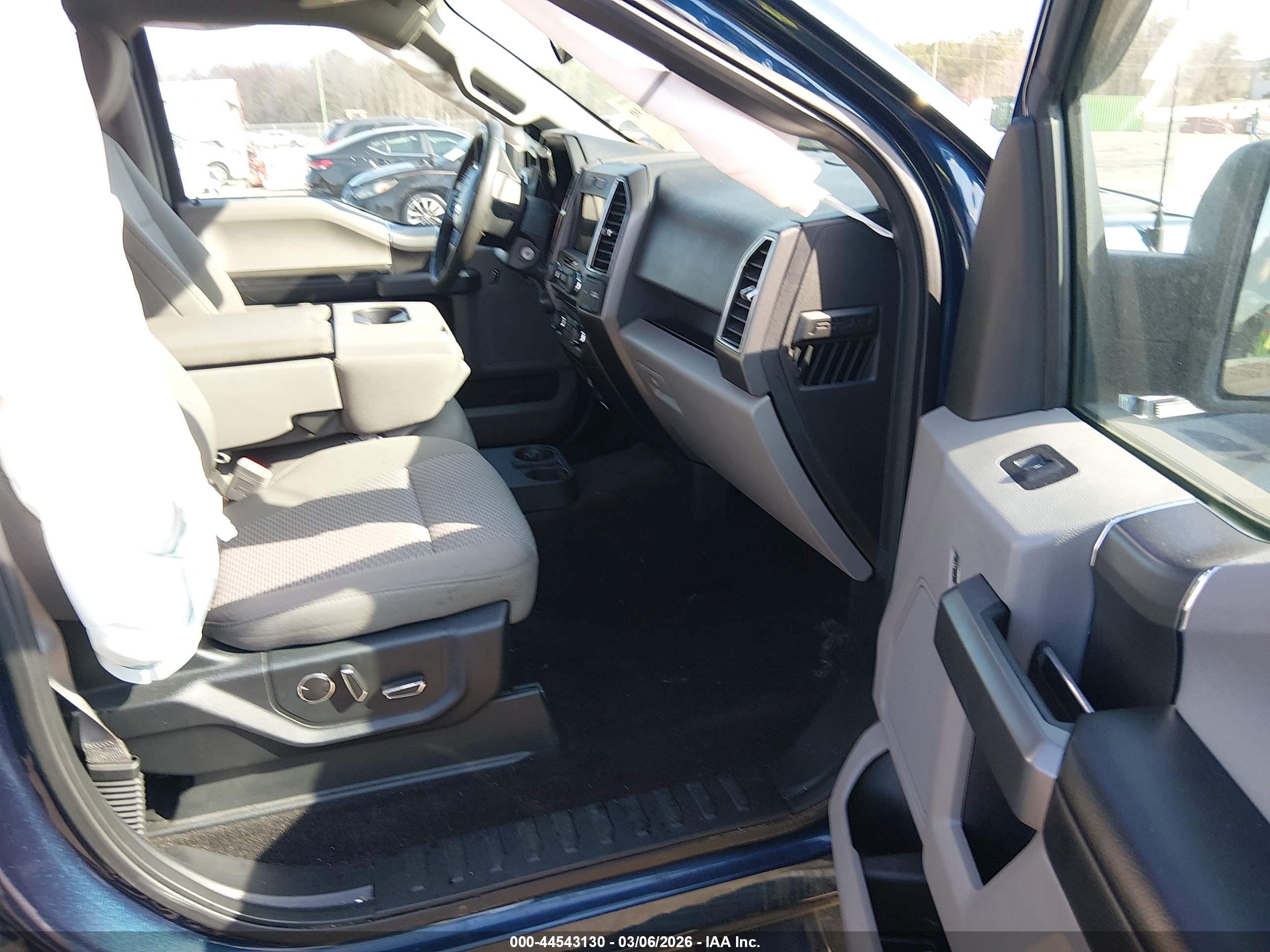 2018 Ford F-150 Xlt Blue vin: 1FTEW1CG1JFE74153