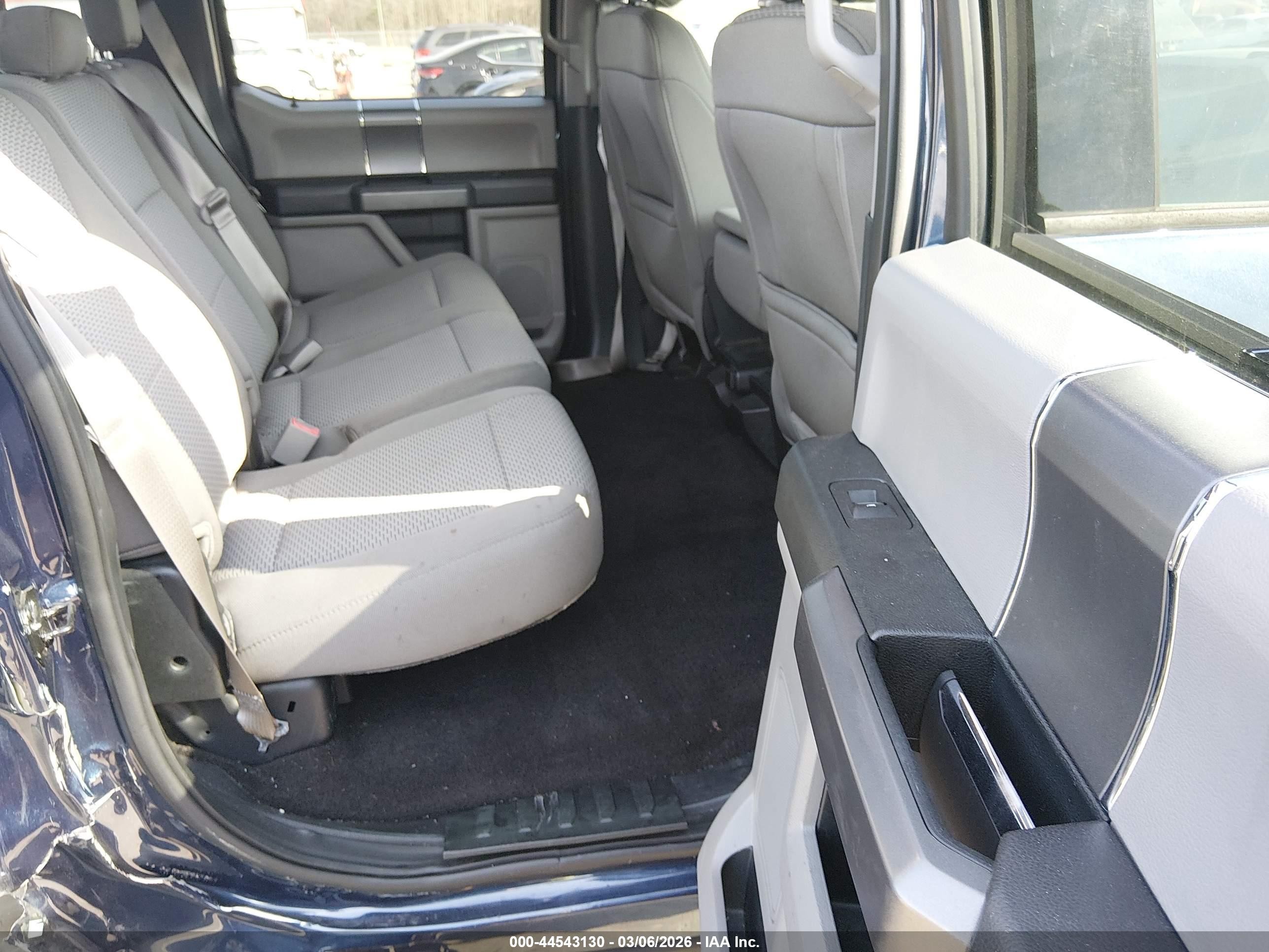 2018 Ford F-150 Xlt Blue vin: 1FTEW1CG1JFE74153
