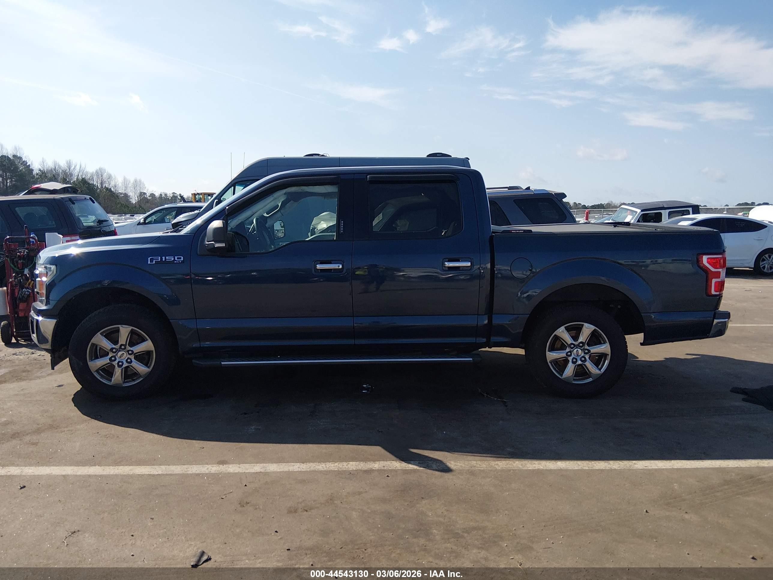 2018 Ford F-150 Xlt Blue vin: 1FTEW1CG1JFE74153