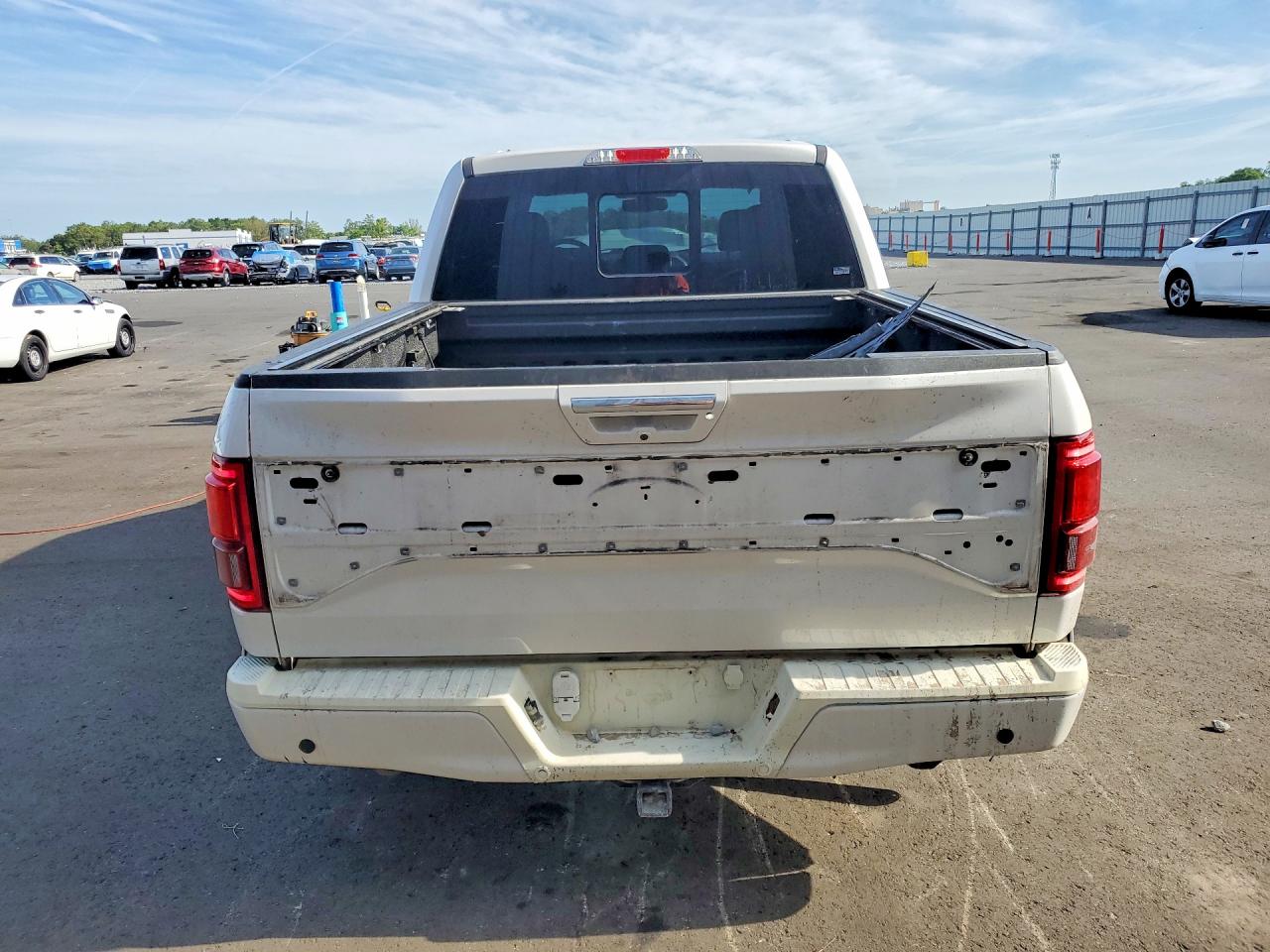 2015 Ford F150 Supercrew White vin: 1FTEW1CG7FFC47461