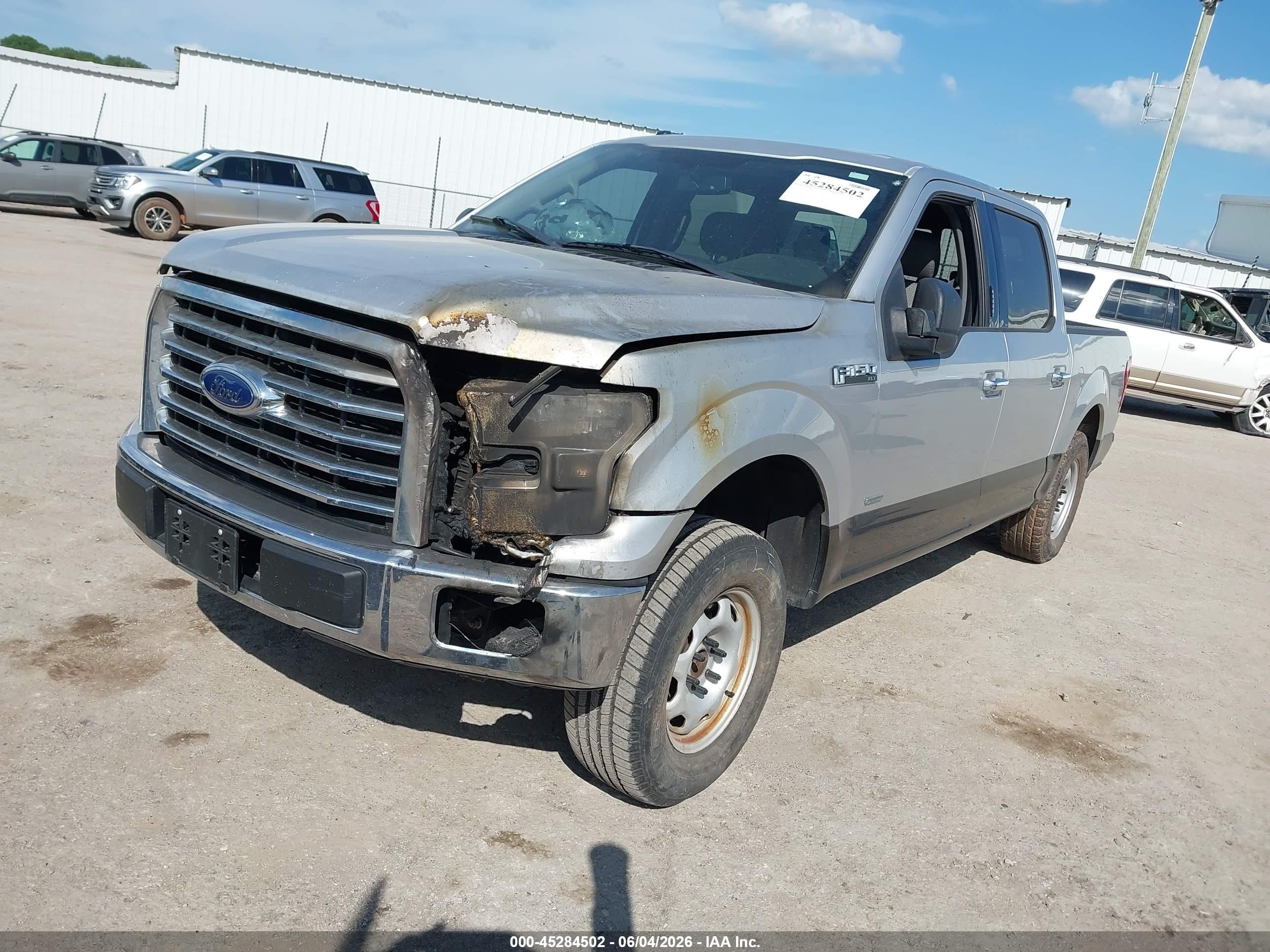 2015 Ford F-150 Xlt Silver vin: 1FTEW1CG7FKE84992