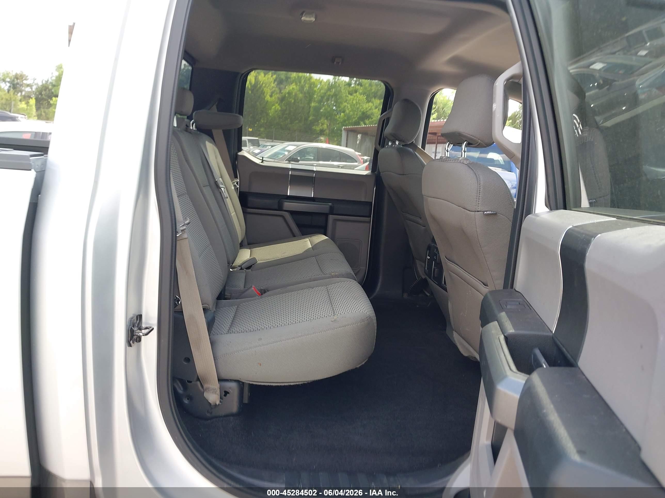 2015 Ford F-150 Xlt Silver vin: 1FTEW1CG7FKE84992