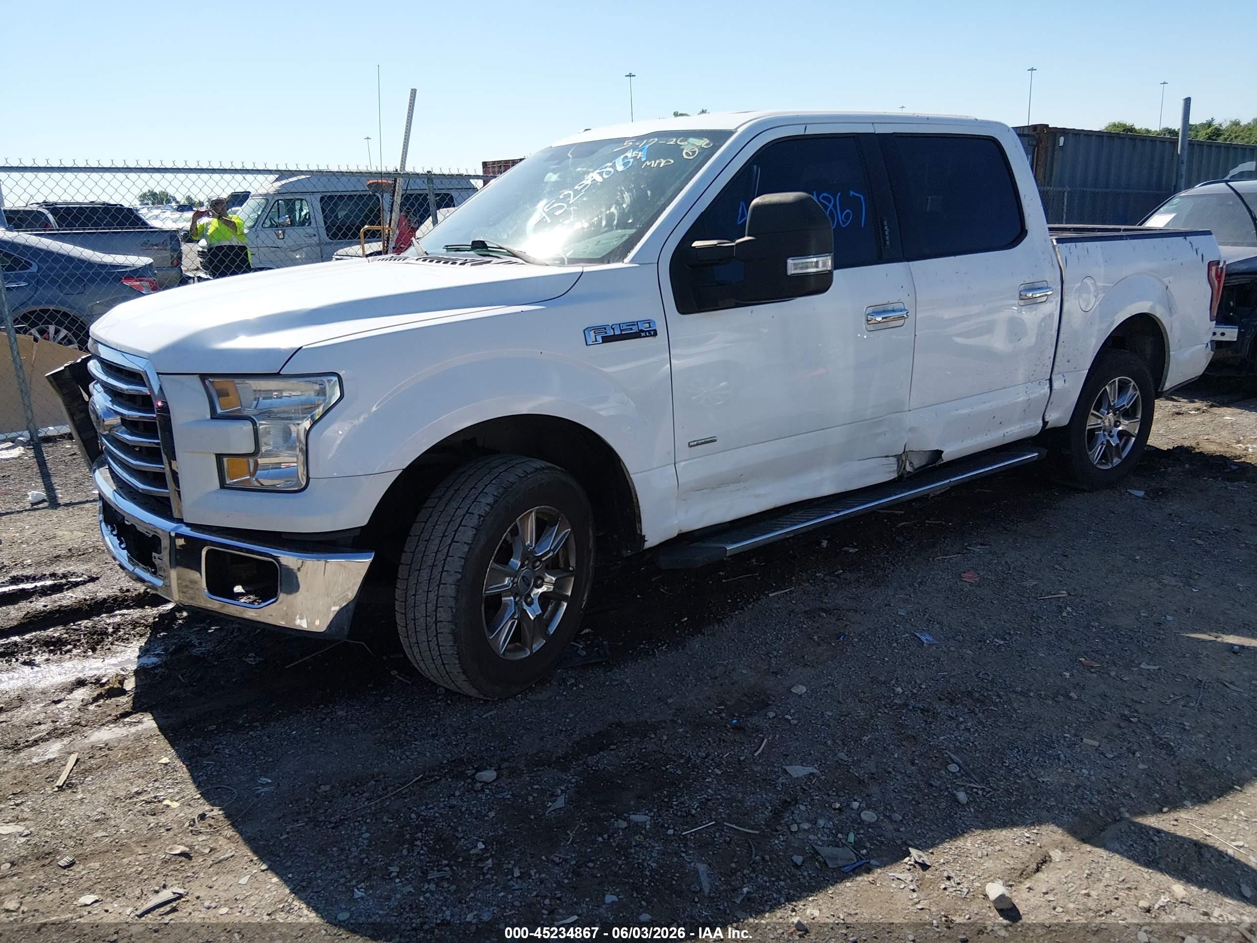 2015 Ford F-150 Xlt White vin: 1FTEW1CG8FKE13347