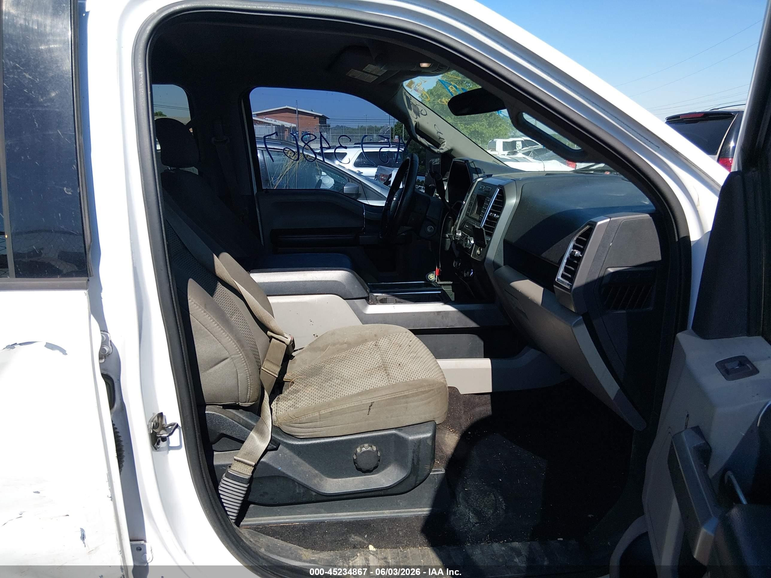 2015 Ford F-150 Xlt White vin: 1FTEW1CG8FKE13347
