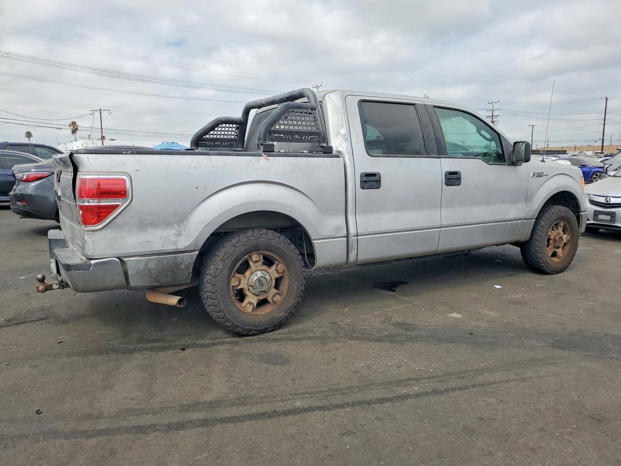 2014 Ford F150 Supercrew Silver vin: 1FTEW1CM0EKE65544