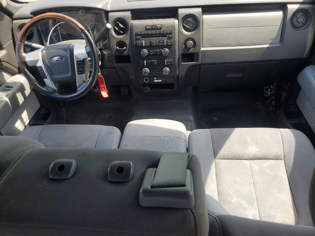 2014 Ford F150 Supercrew Silver vin: 1FTEW1CM0EKG33909