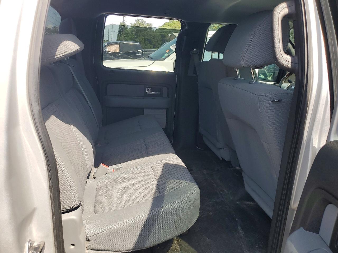 2014 Ford F150 Supercrew Silver vin: 1FTEW1CM0EKG33909