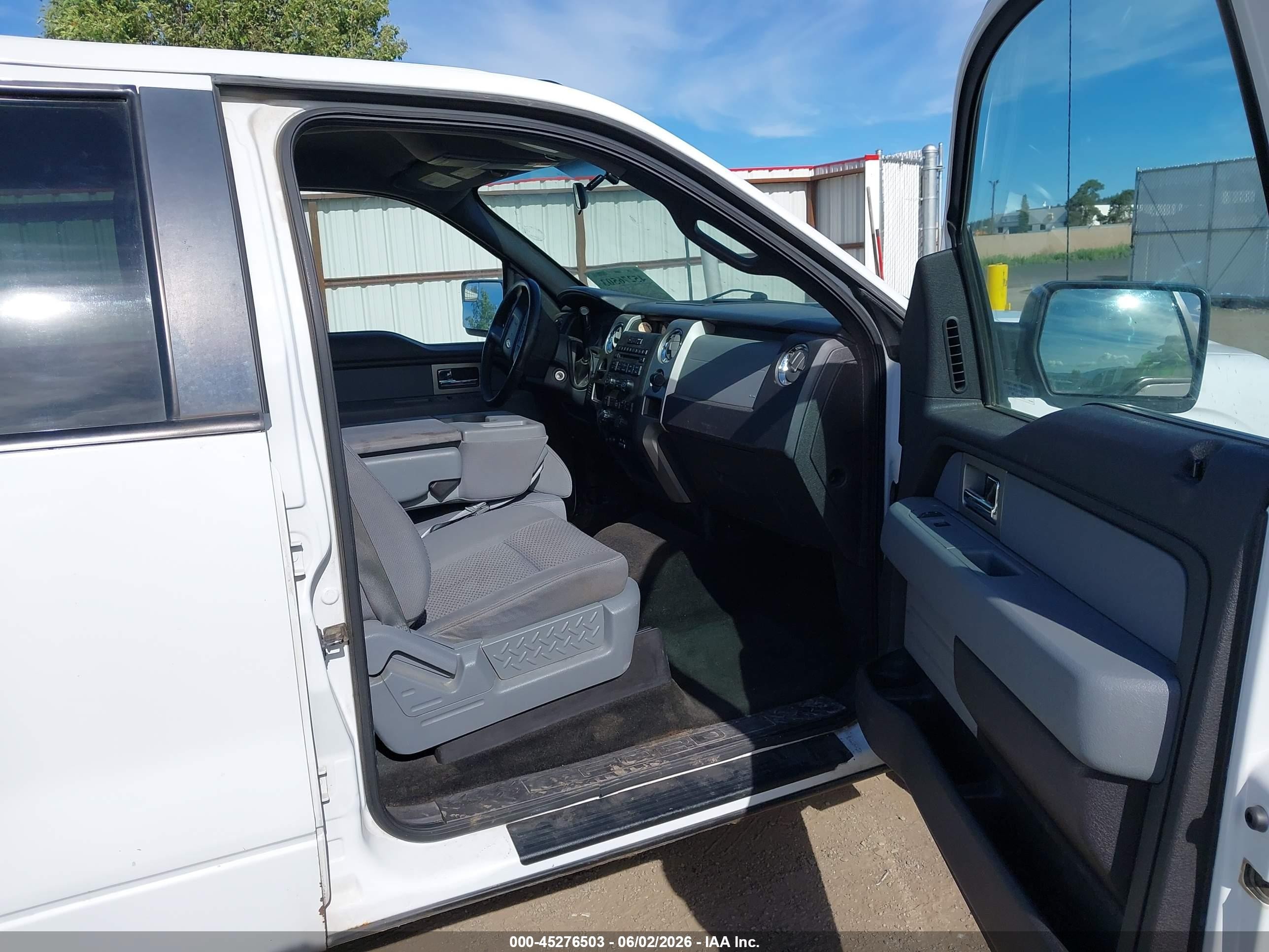 2011 Ford F150 Supercrew White vin: 1FTEW1CM1BFA52598