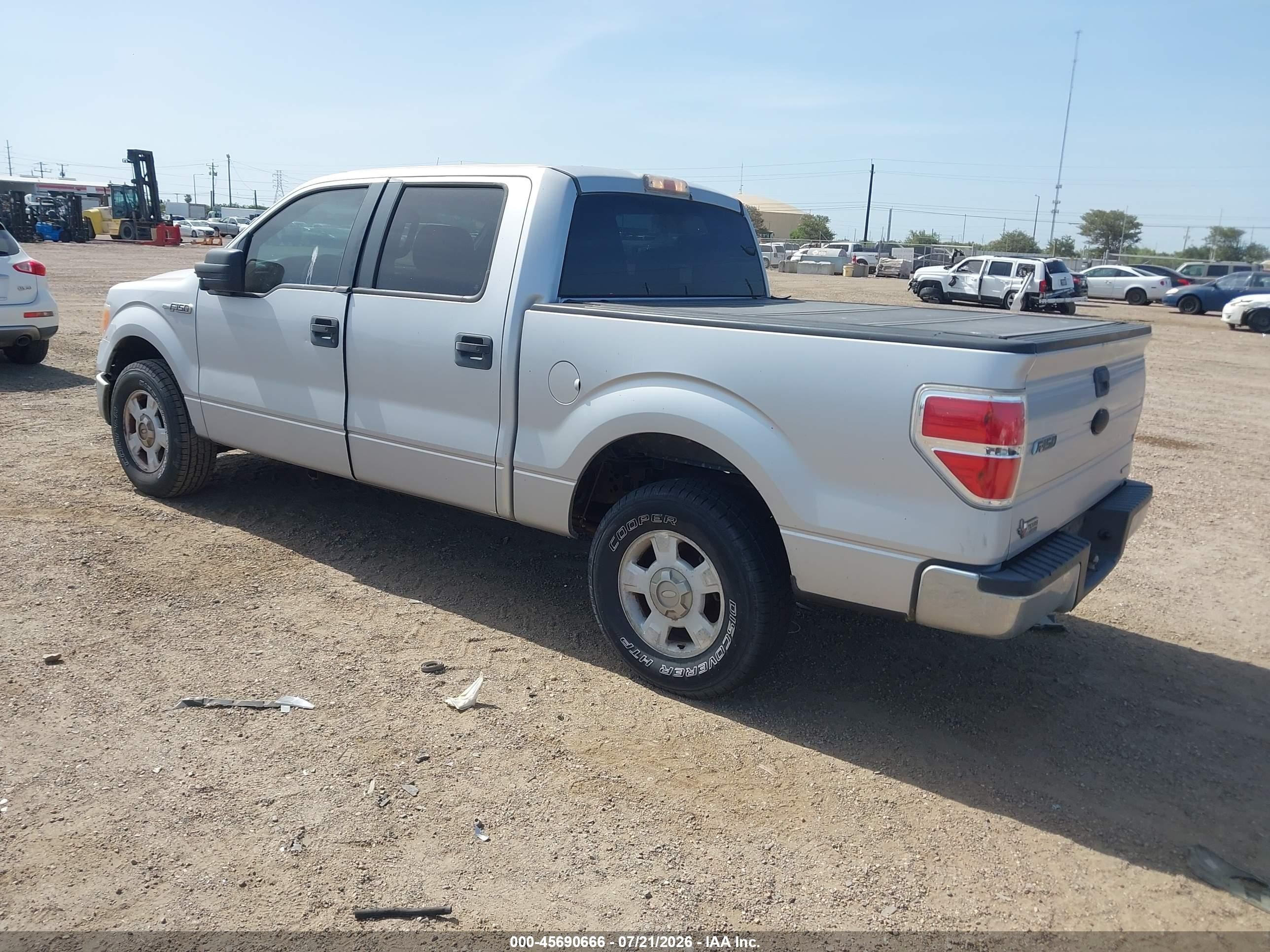 2012 Ford F-150 Xlt Серебряный vin: 1FTEW1CM1CKD94447