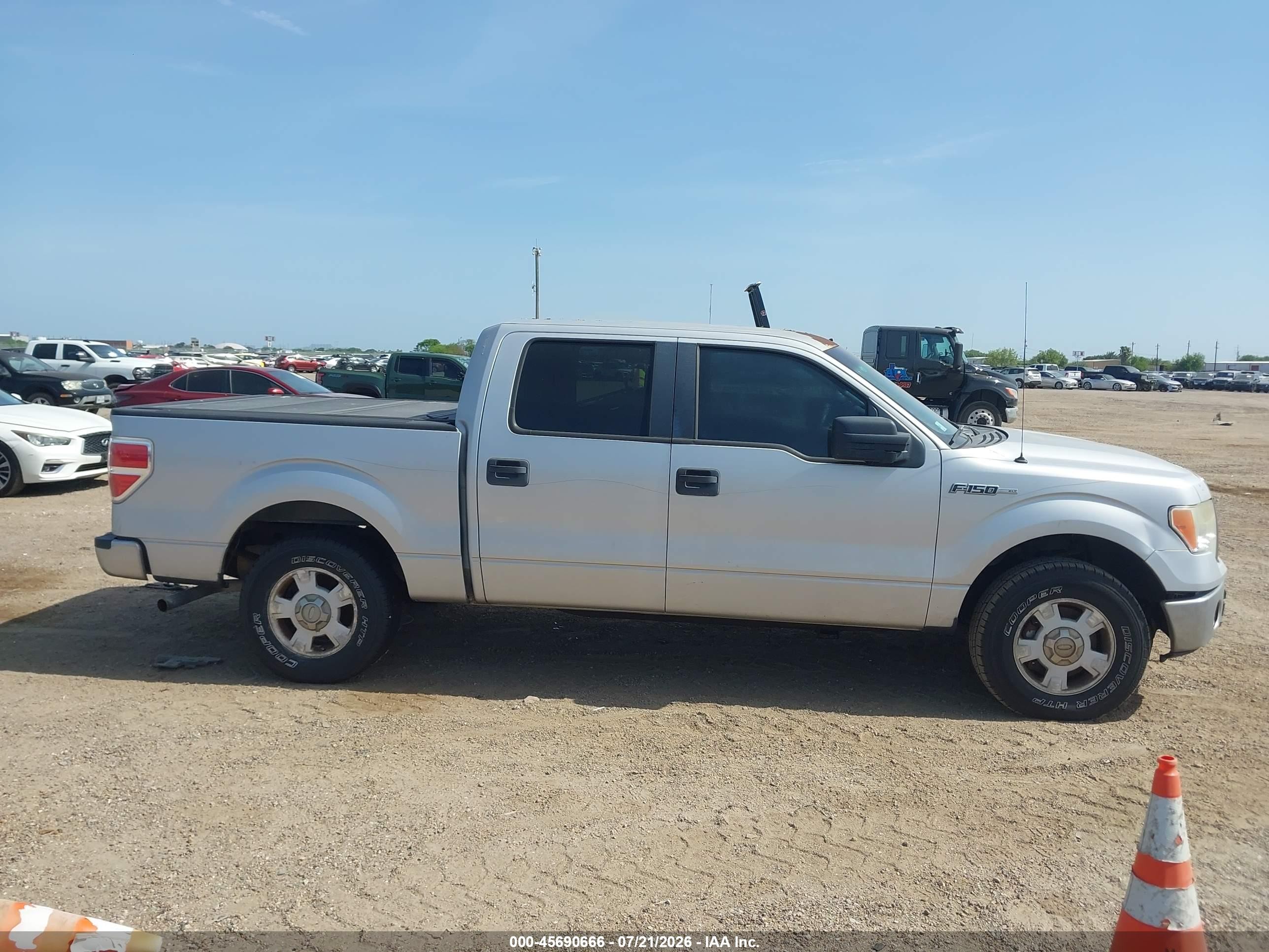 2012 Ford F-150 Xlt Серебряный vin: 1FTEW1CM1CKD94447