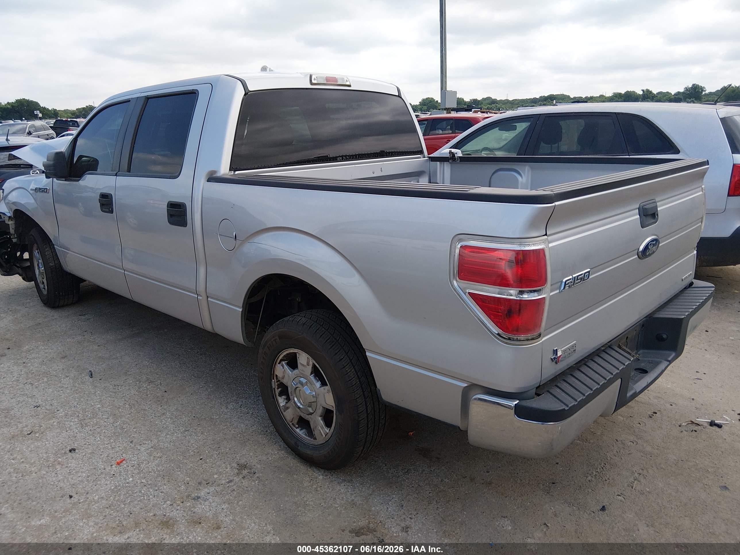 2013 Ford F-150 Xlt Silver vin: 1FTEW1CM1DFB19008
