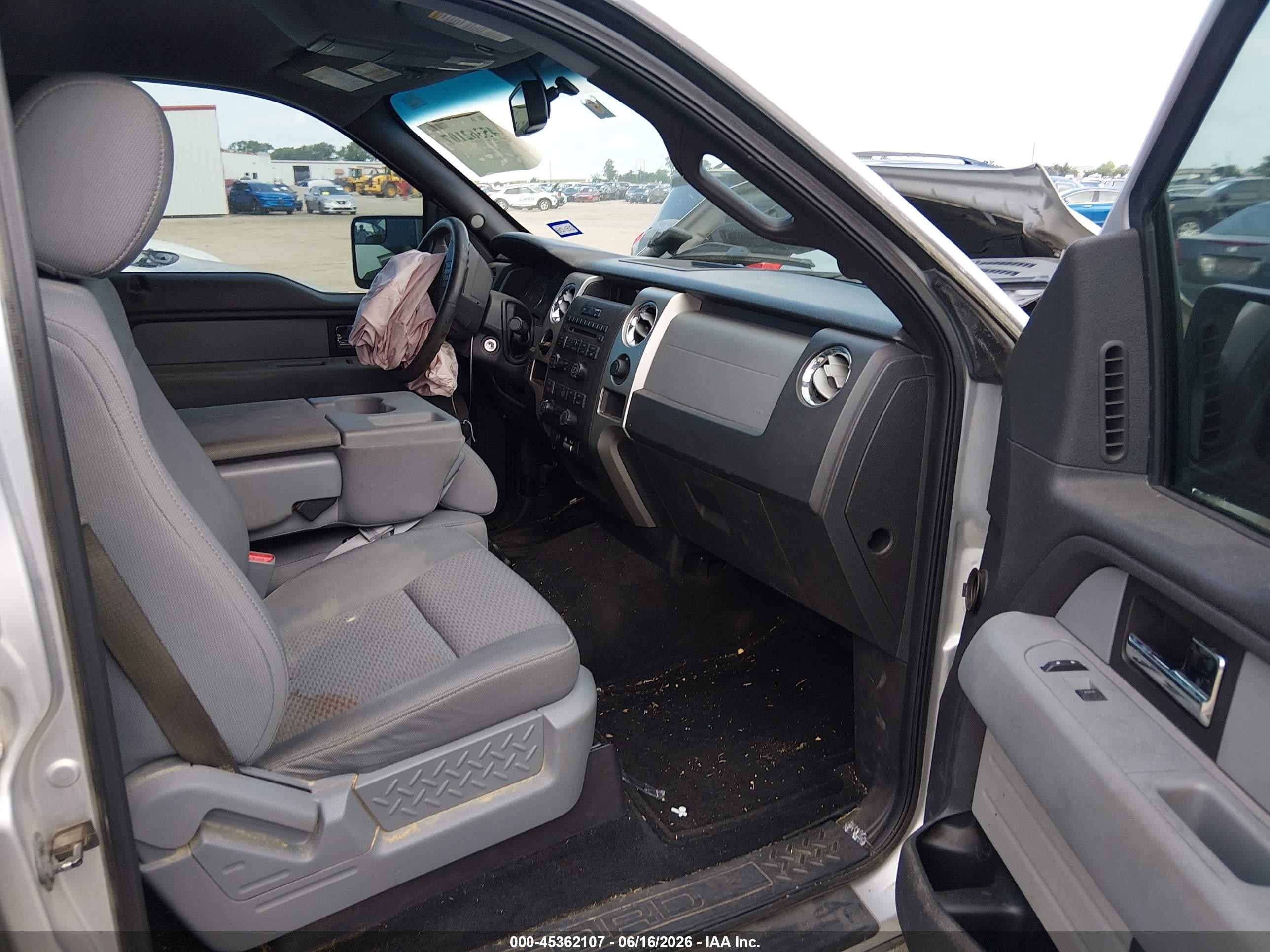 2013 Ford F-150 Xlt Silver vin: 1FTEW1CM1DFB19008