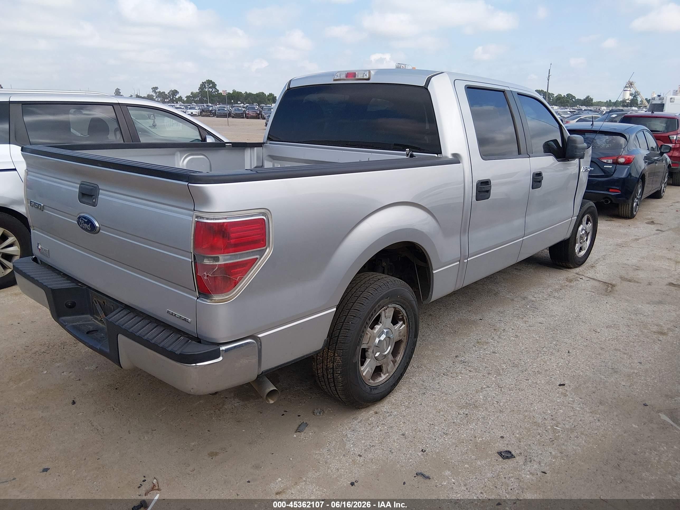 2013 Ford F-150 Xlt Silver vin: 1FTEW1CM1DFB19008