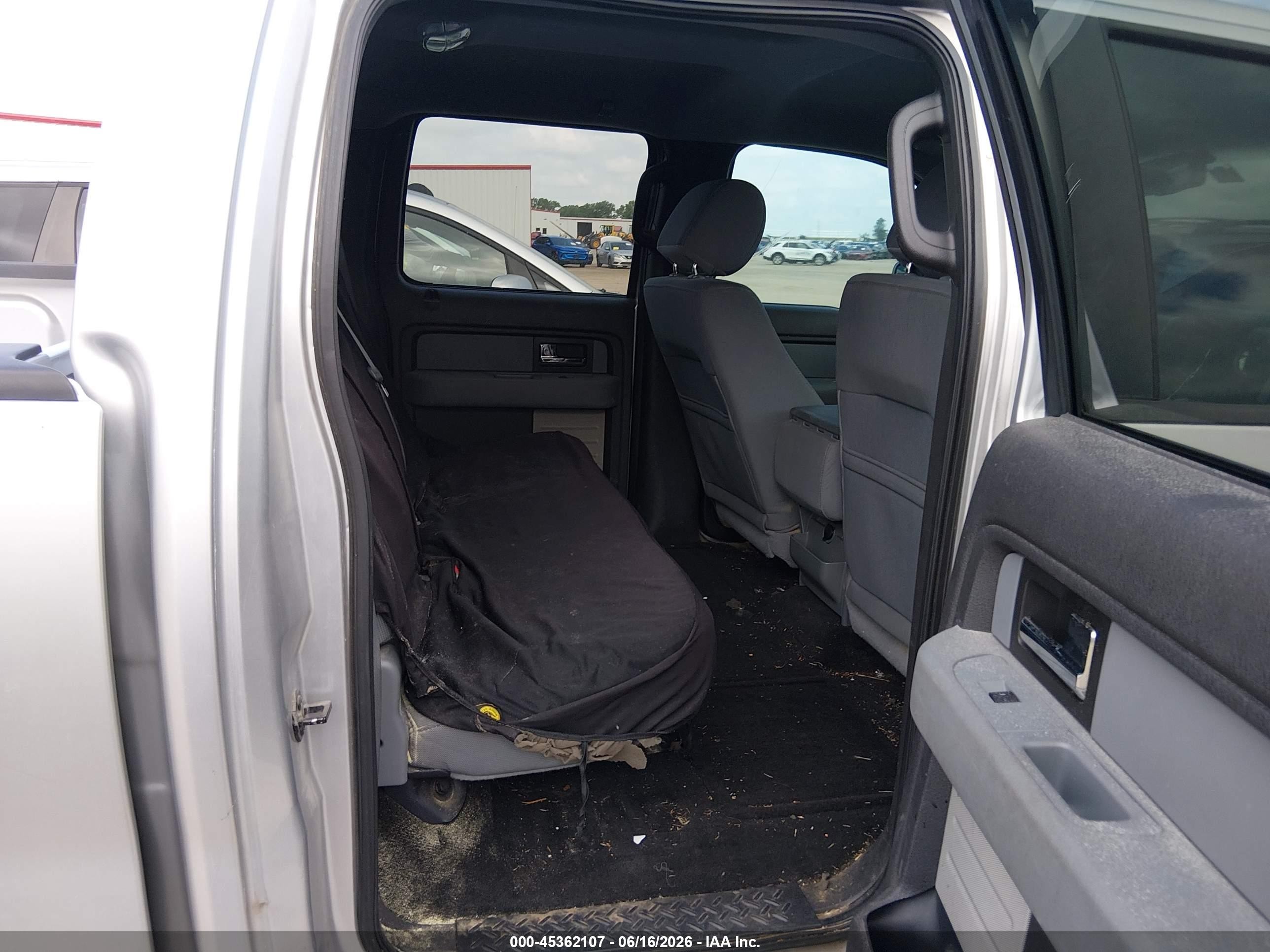 2013 Ford F-150 Xlt Silver vin: 1FTEW1CM1DFB19008