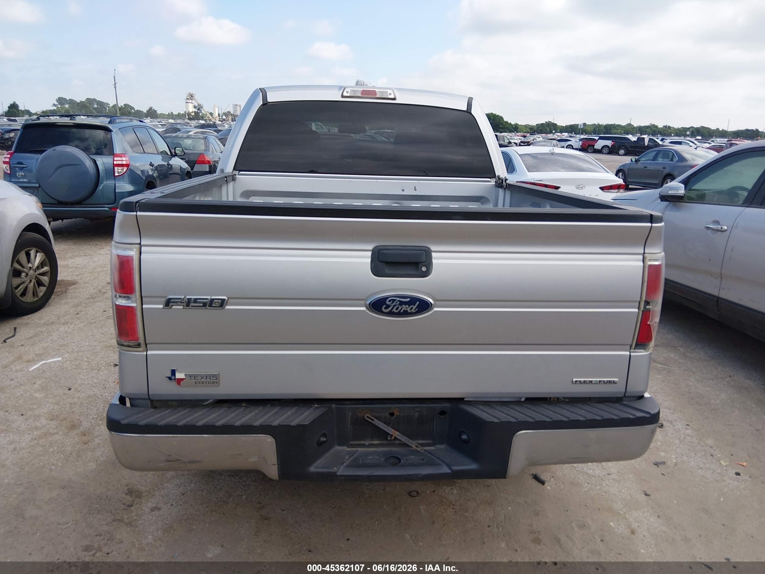 2013 Ford F-150 Xlt Silver vin: 1FTEW1CM1DFB19008