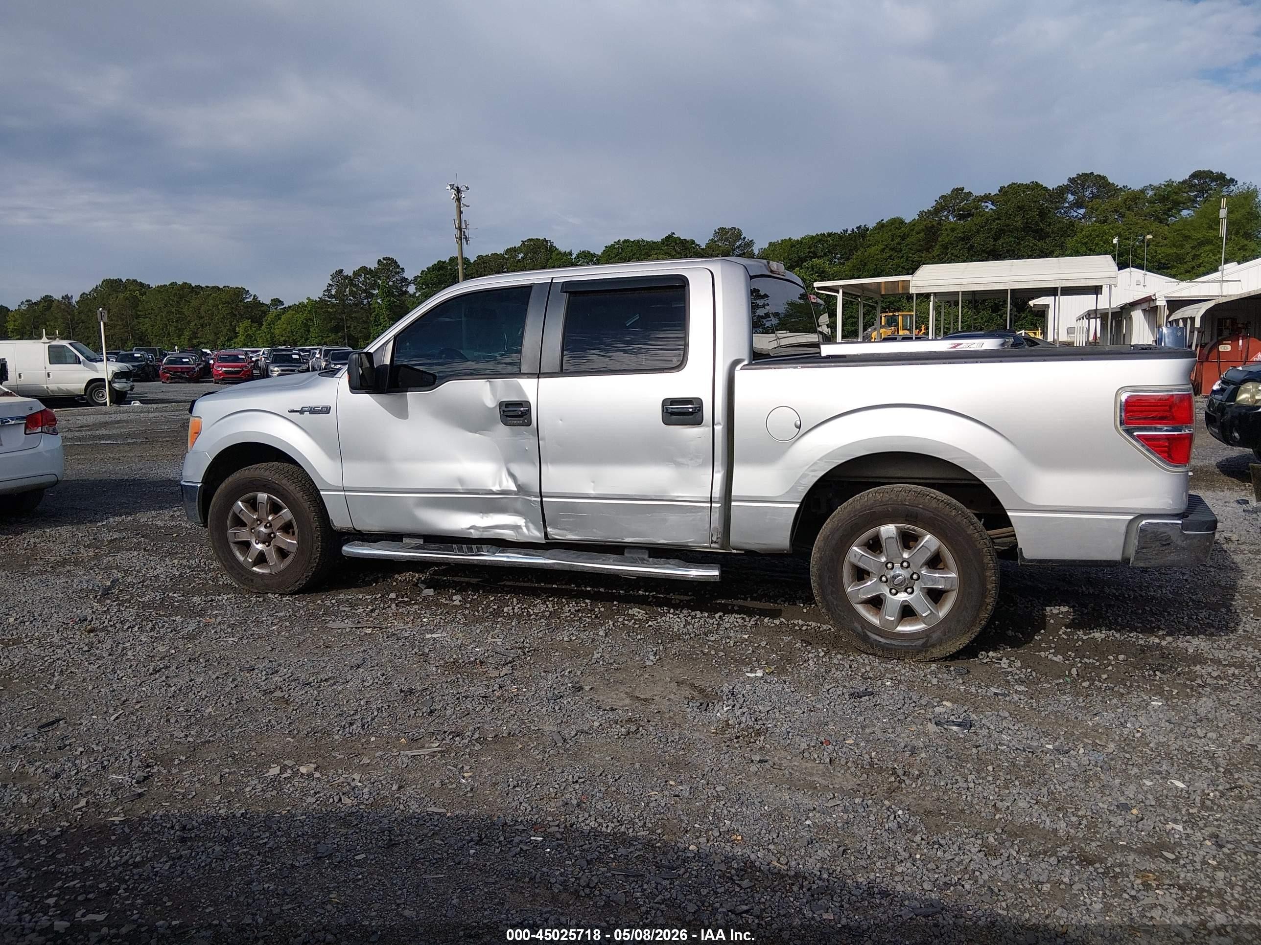 2013 Ford F-150 Xlt Silver vin: 1FTEW1CM4DFB72351