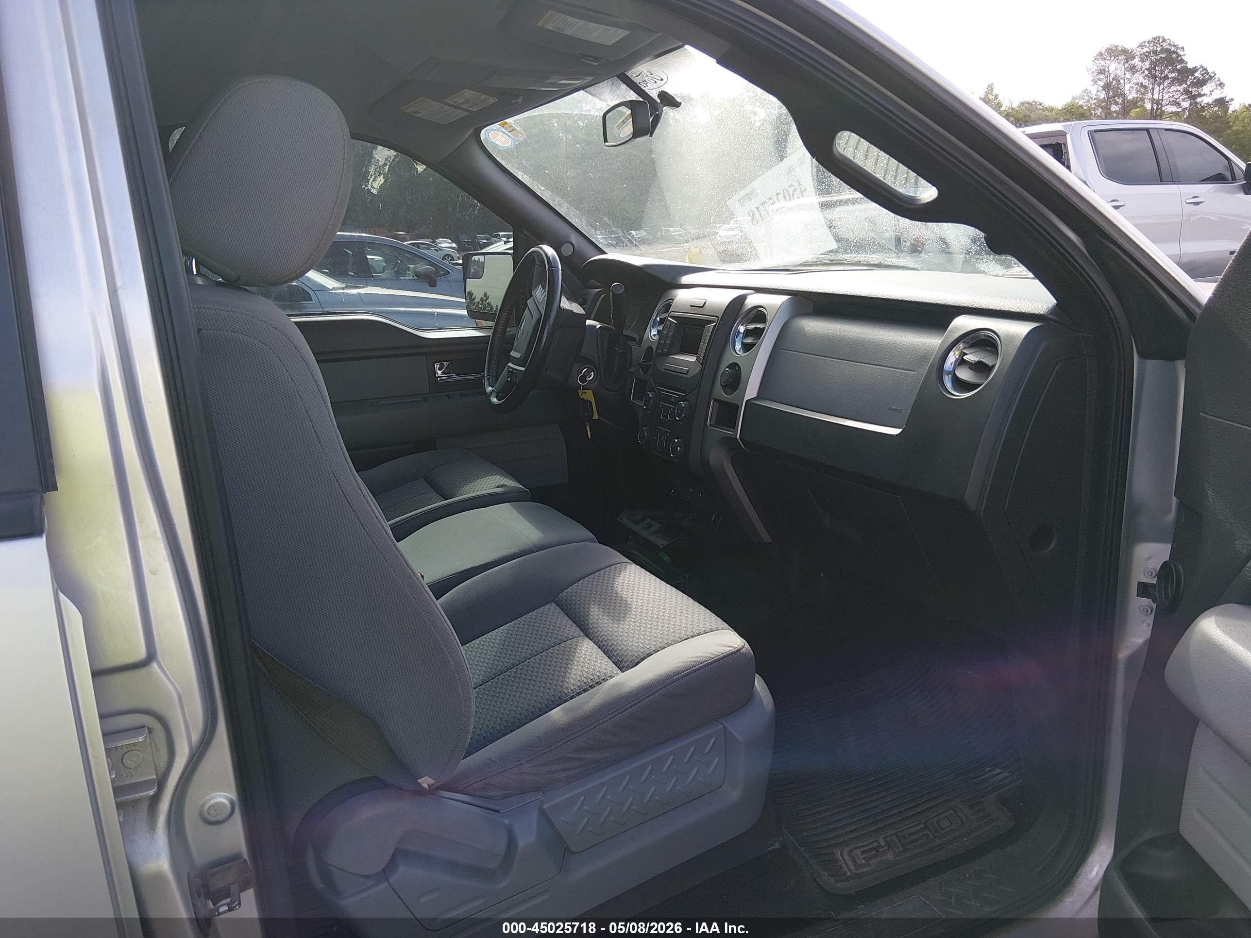 2013 Ford F-150 Xlt Silver vin: 1FTEW1CM4DFB72351