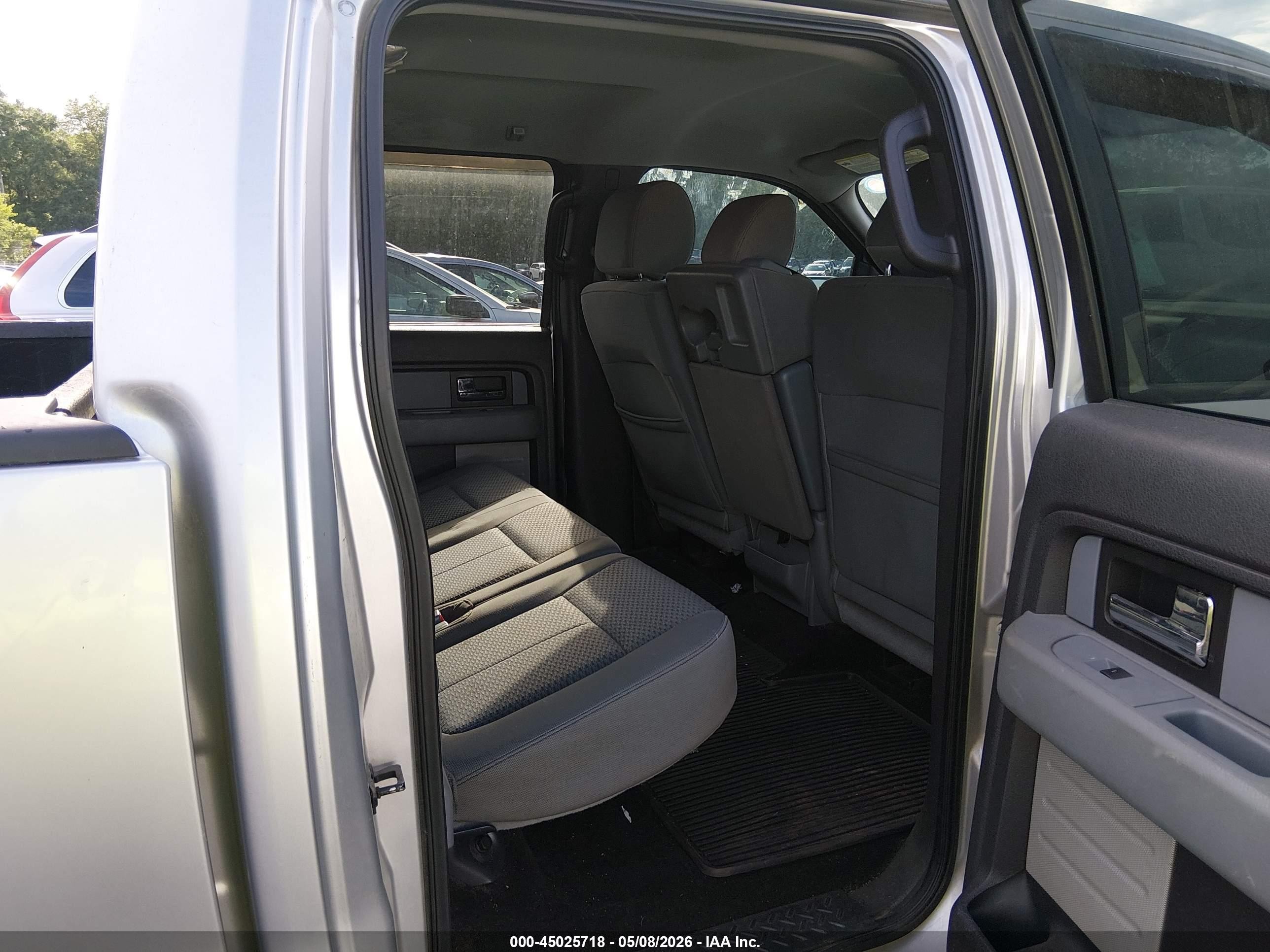 2013 Ford F-150 Xlt Silver vin: 1FTEW1CM4DFB72351
