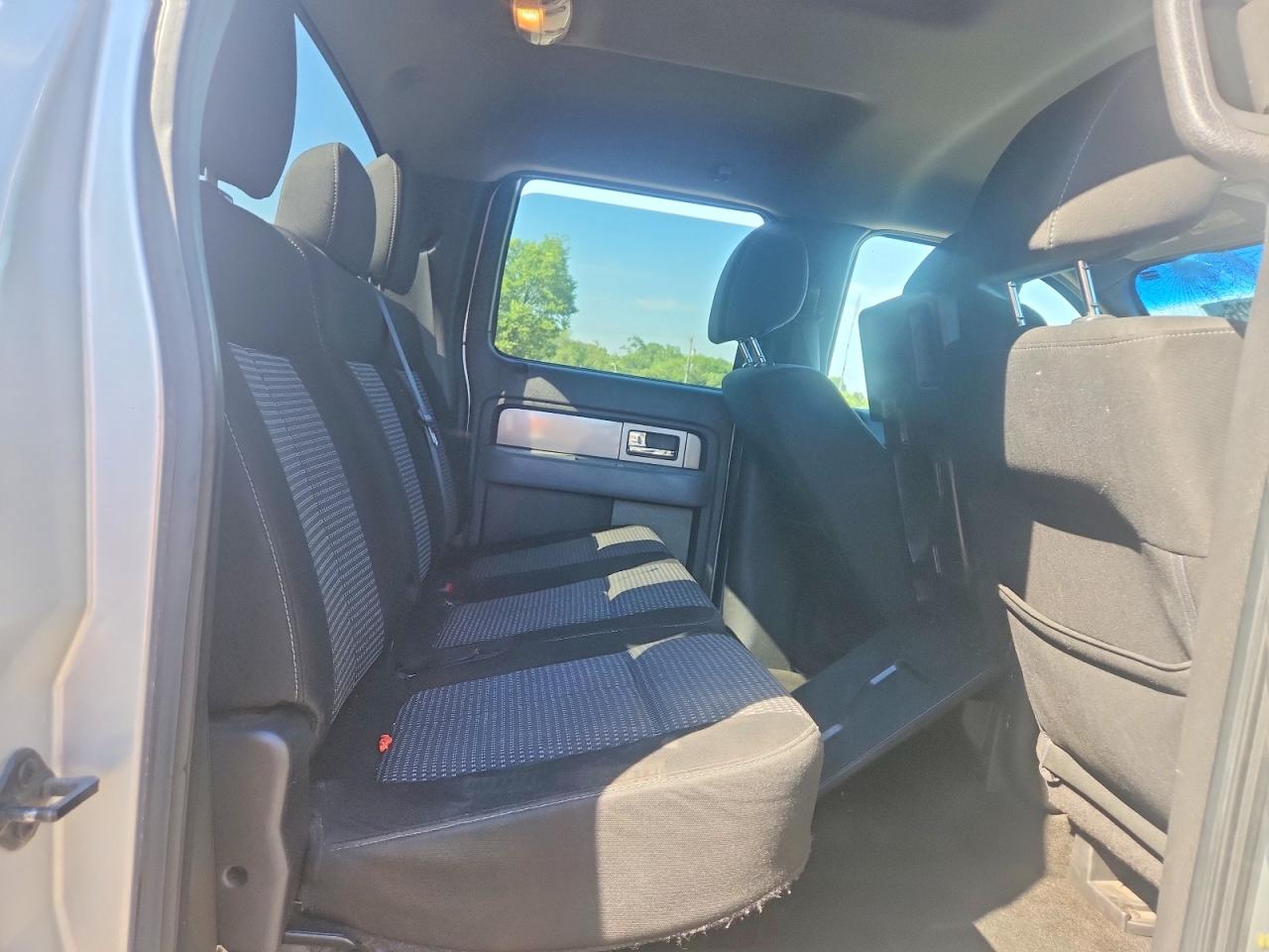 2011 Ford F150 Supercrew Silver vin: 1FTEW1CM8BFB53153