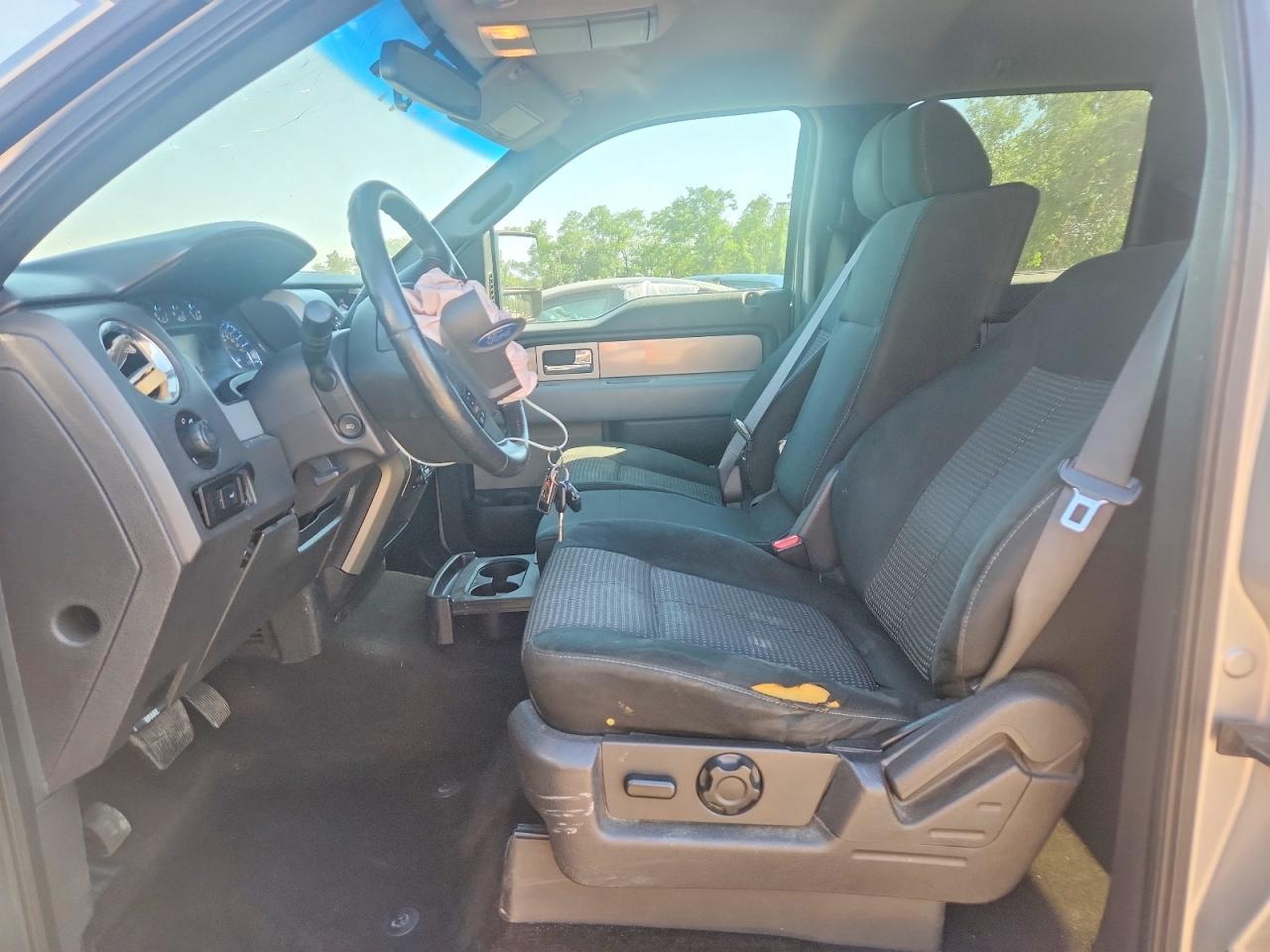 2011 Ford F150 Supercrew Silver vin: 1FTEW1CM8BFB53153