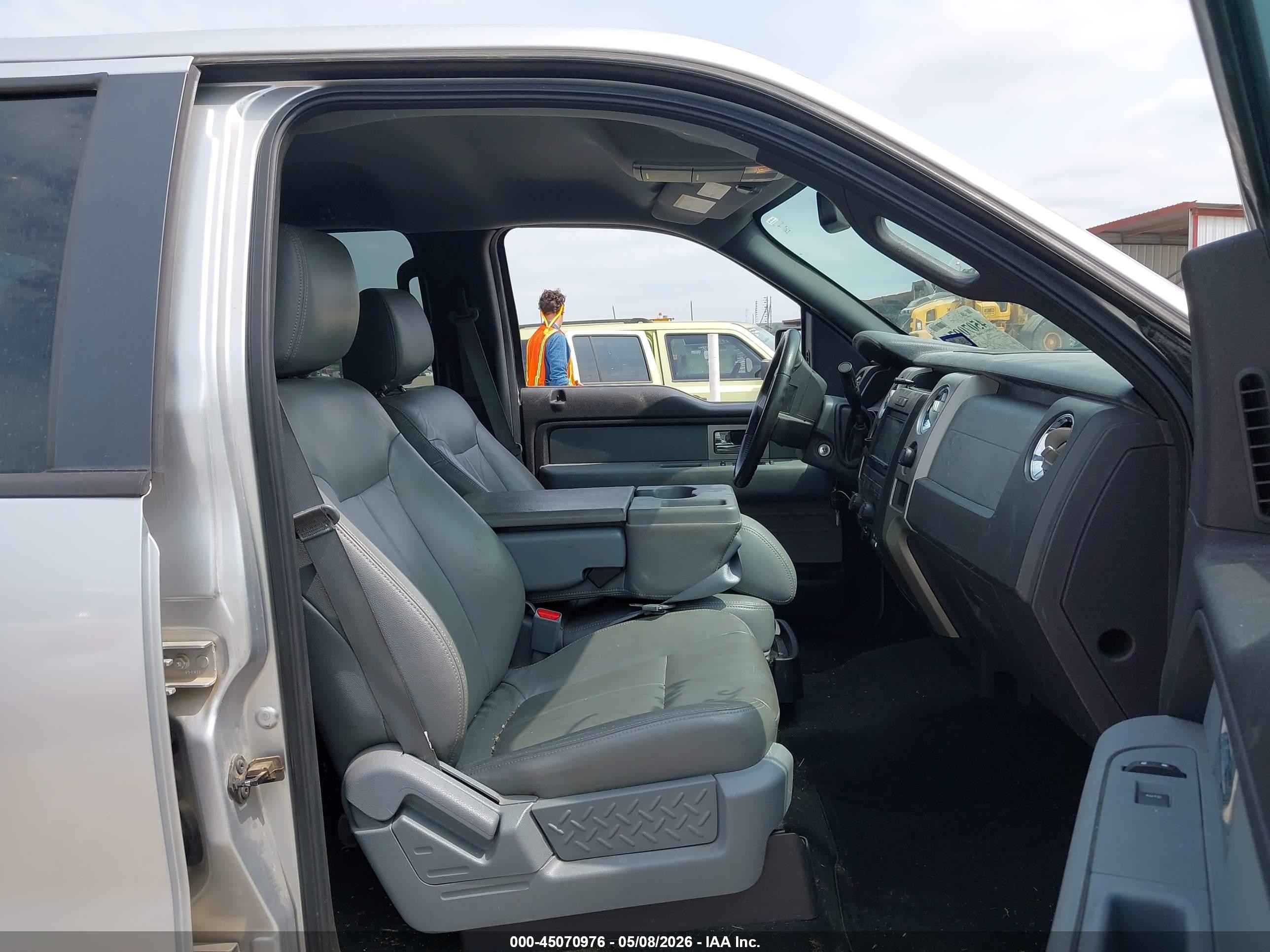 2011 Ford F-150 Xlt Silver vin: 1FTEW1CM8BFC26909