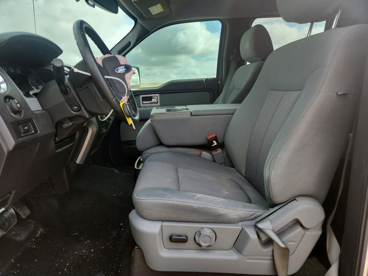 2011 Ford F150 Supercrew Silver vin: 1FTEW1CMXBFC04846