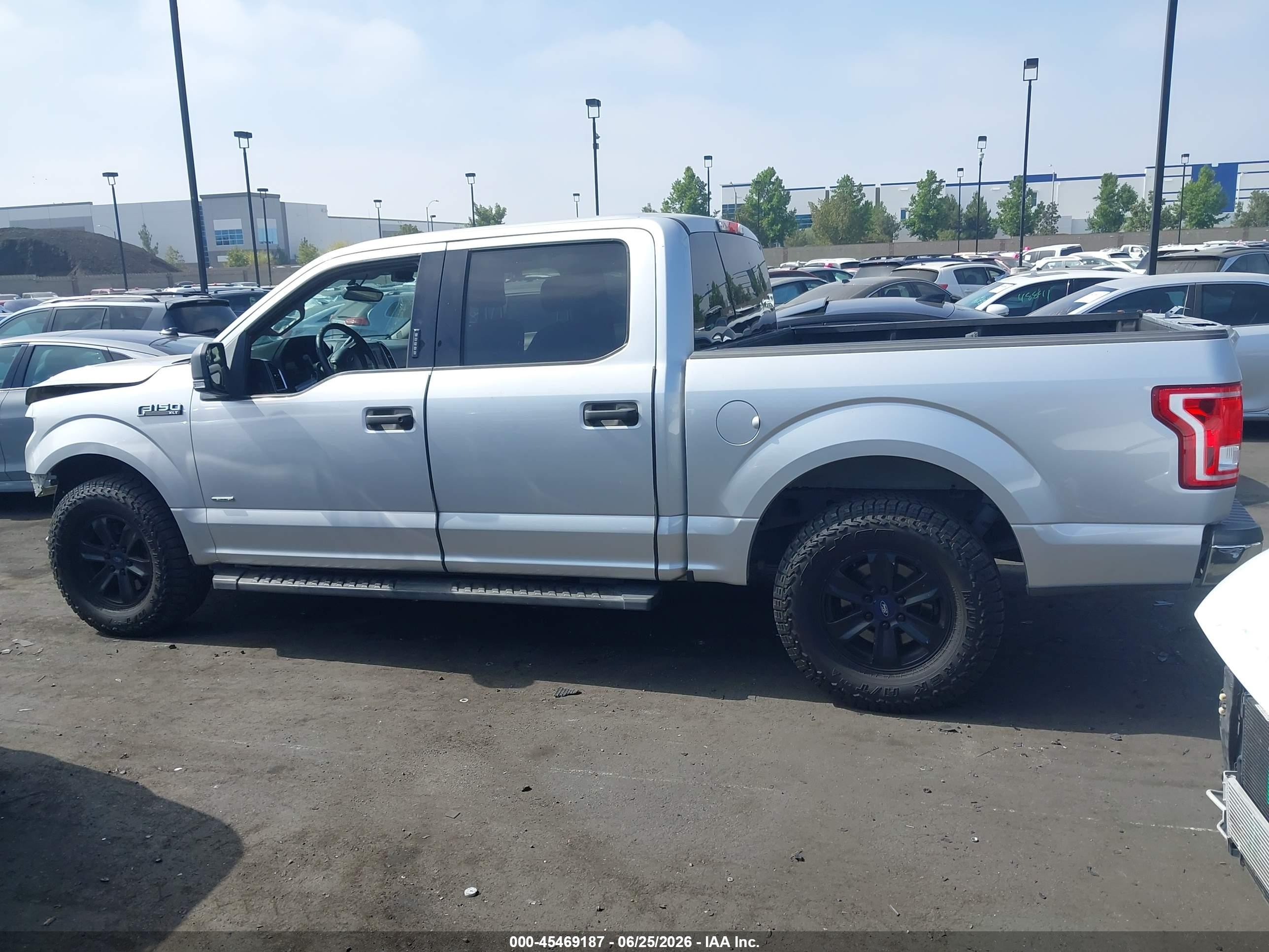2015 Ford F-150 Xlt Silver vin: 1FTEW1CP0FKE64793