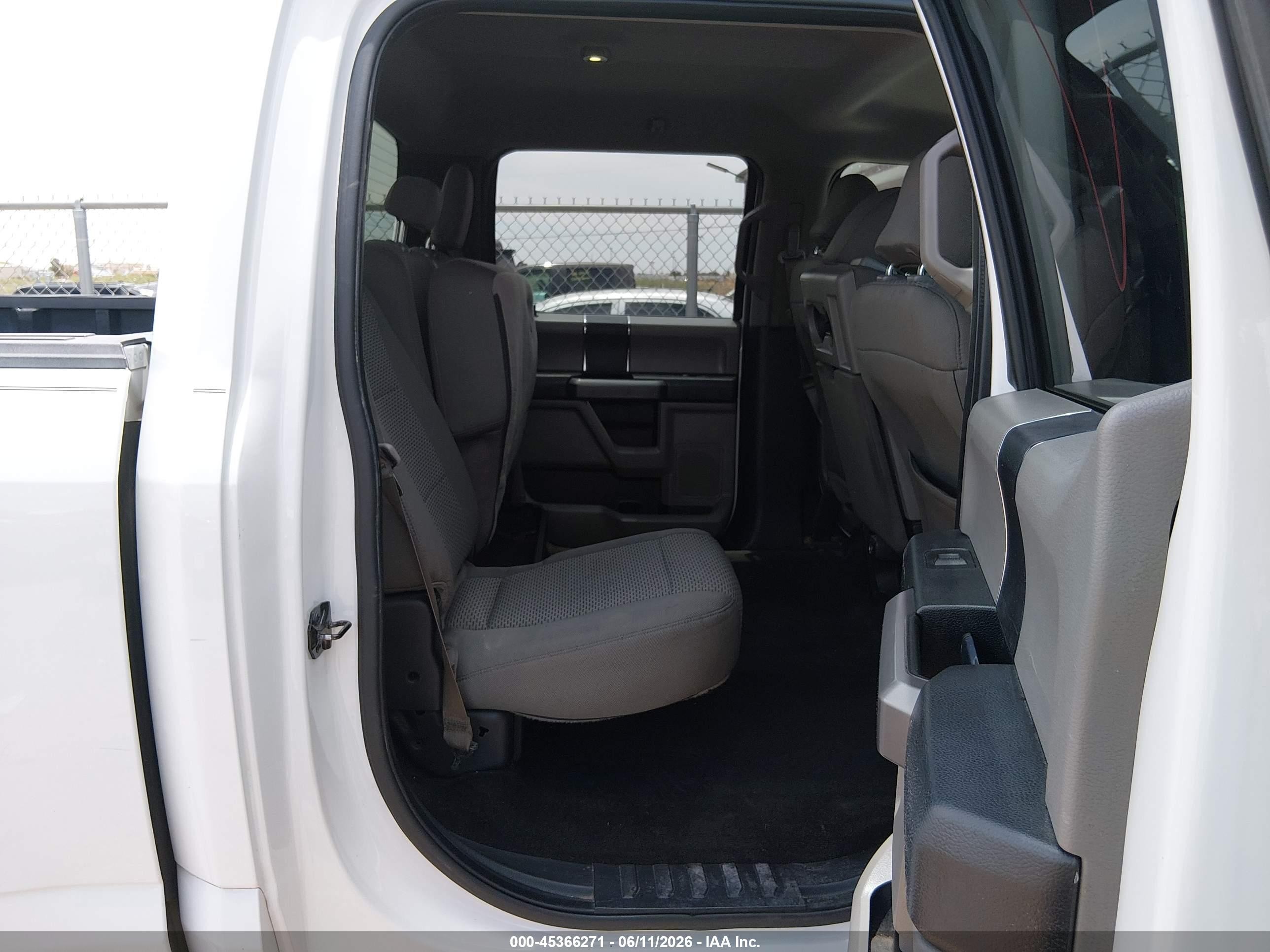 2015 Ford F-150 Xlt White vin: 1FTEW1CP1FFA79350