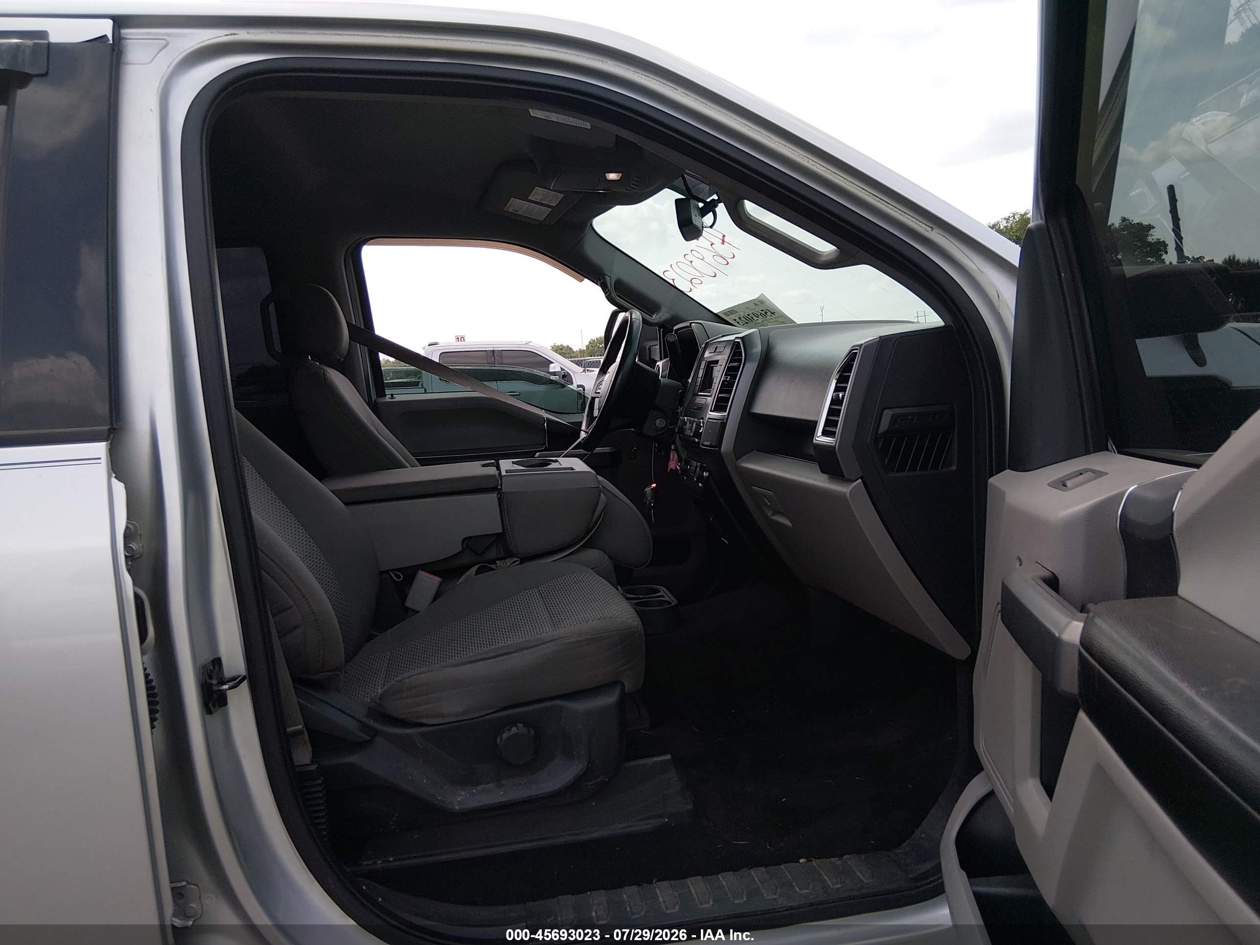 2015 Ford F-150 Xlt Silver vin: 1FTEW1CP1FKE56895